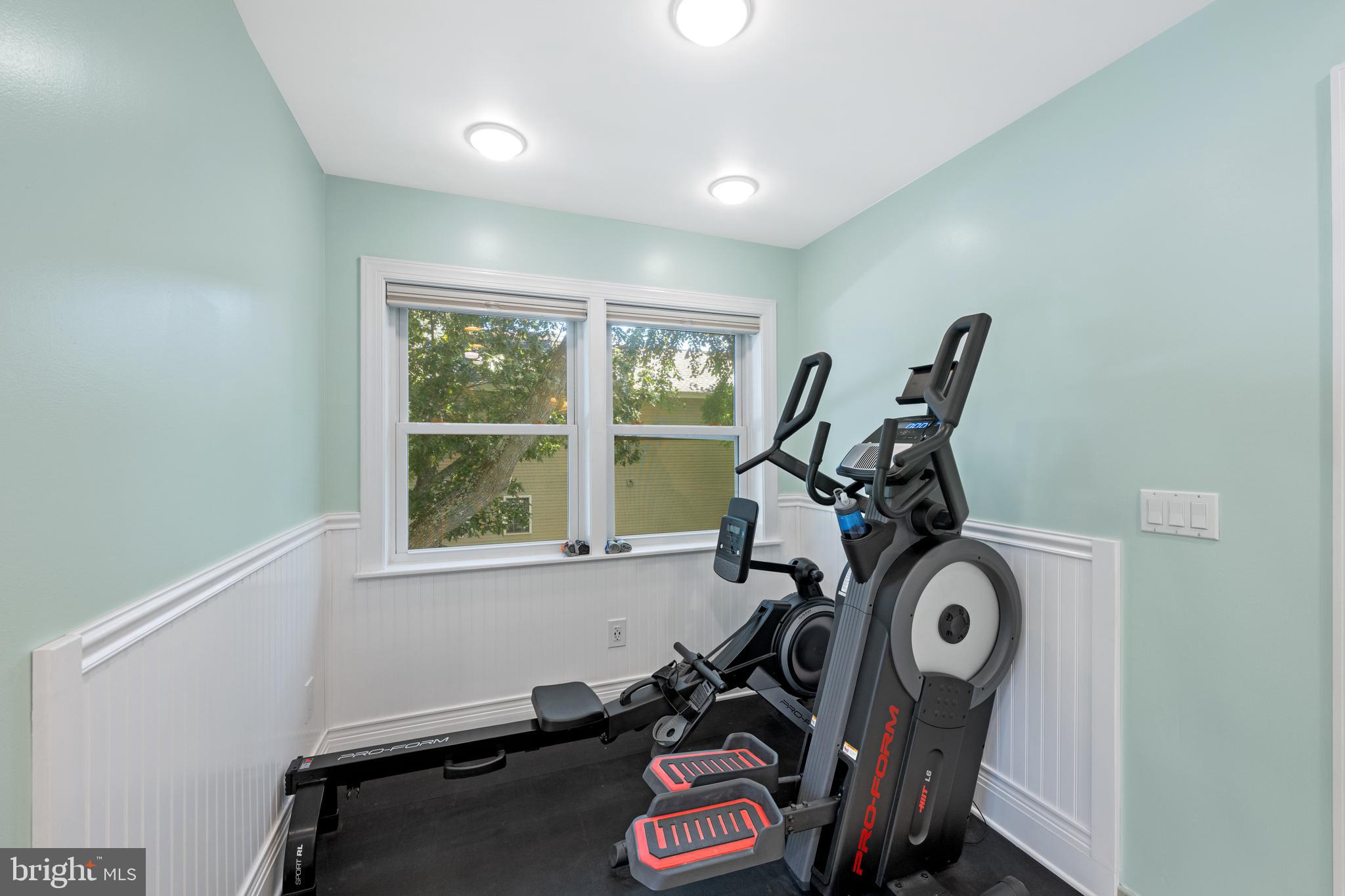 SHADY SIDE - Residential