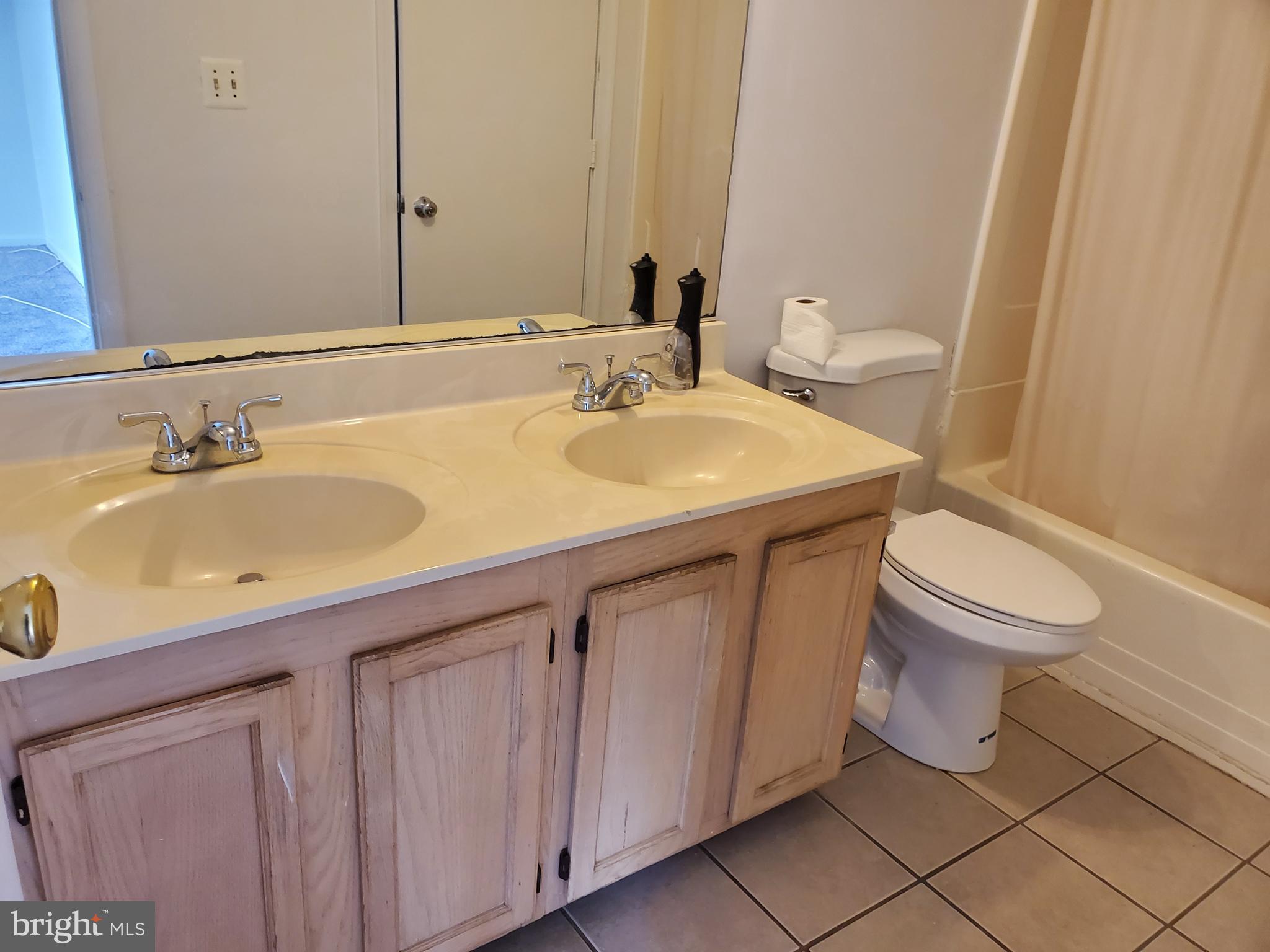 HUTCHINSON - Residential Lease