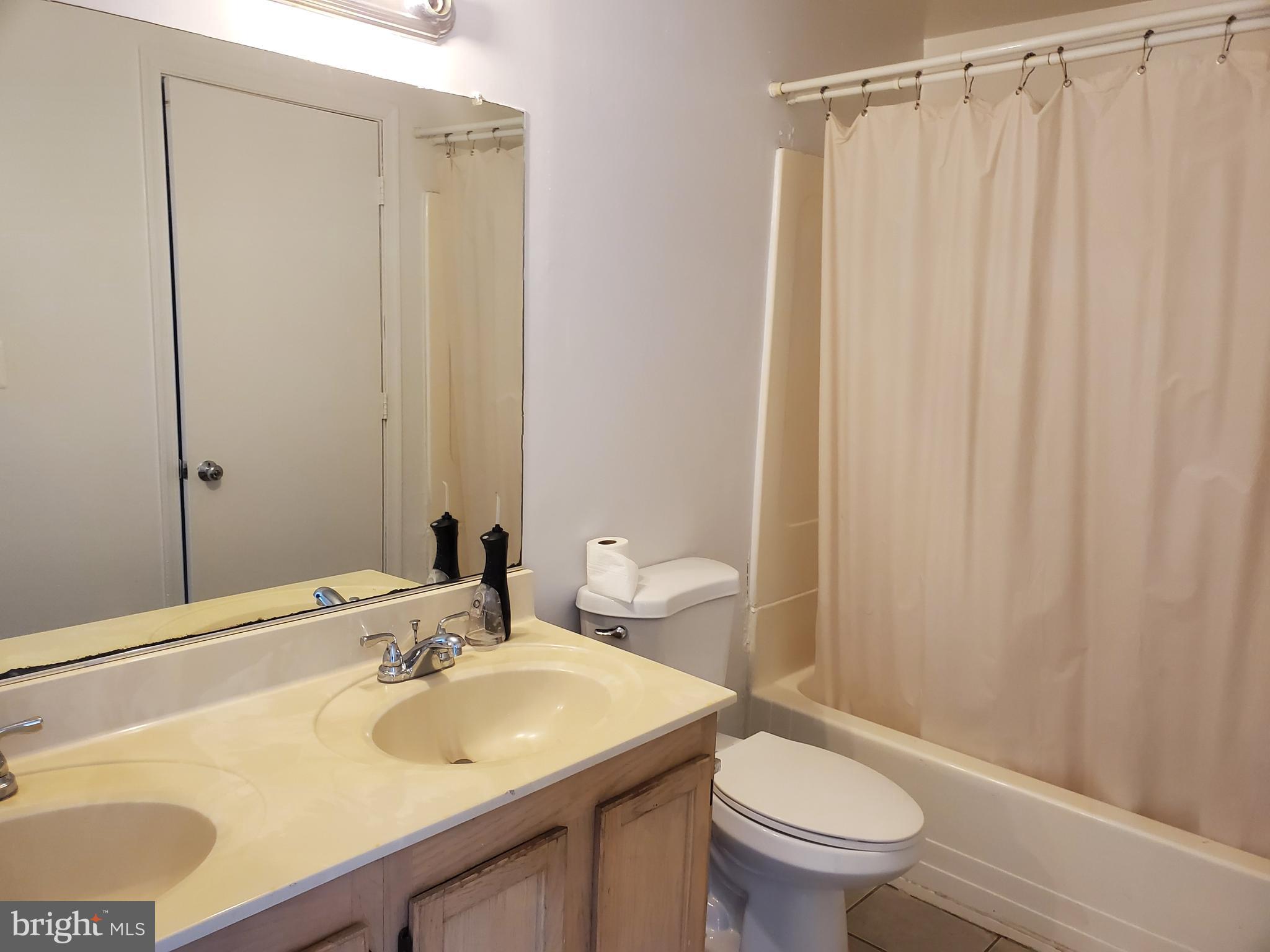 HUTCHINSON - Residential Lease