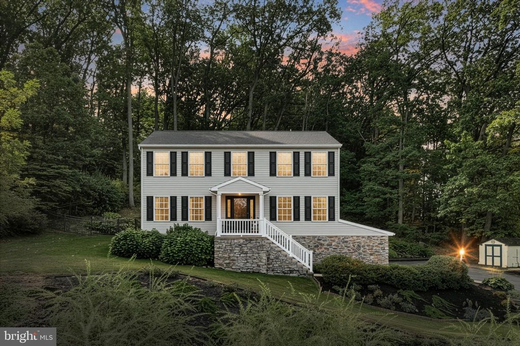 Photo of 590 Woodside Road, YORK, PA 17406 (MLS # PAYK2090628)