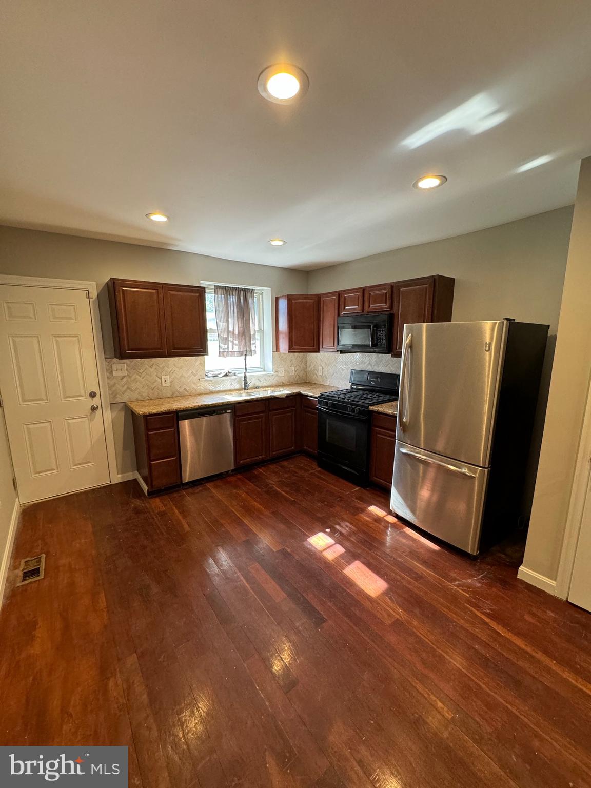 MONTEBELLO - Residential Lease