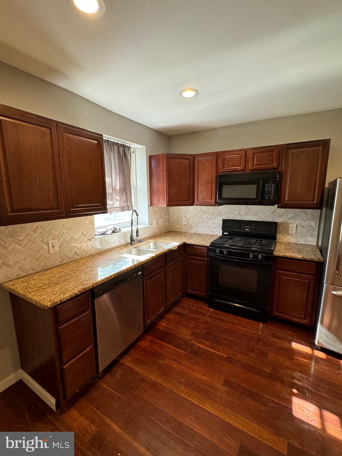 MONTEBELLO - Residential Lease