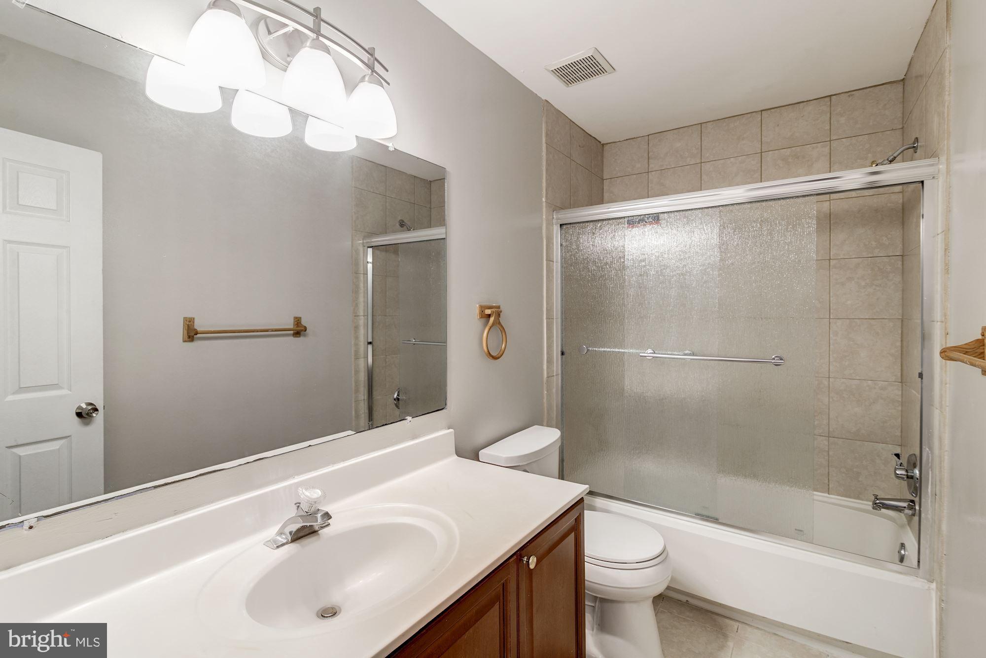 KINGSTOWNE - Residential Lease