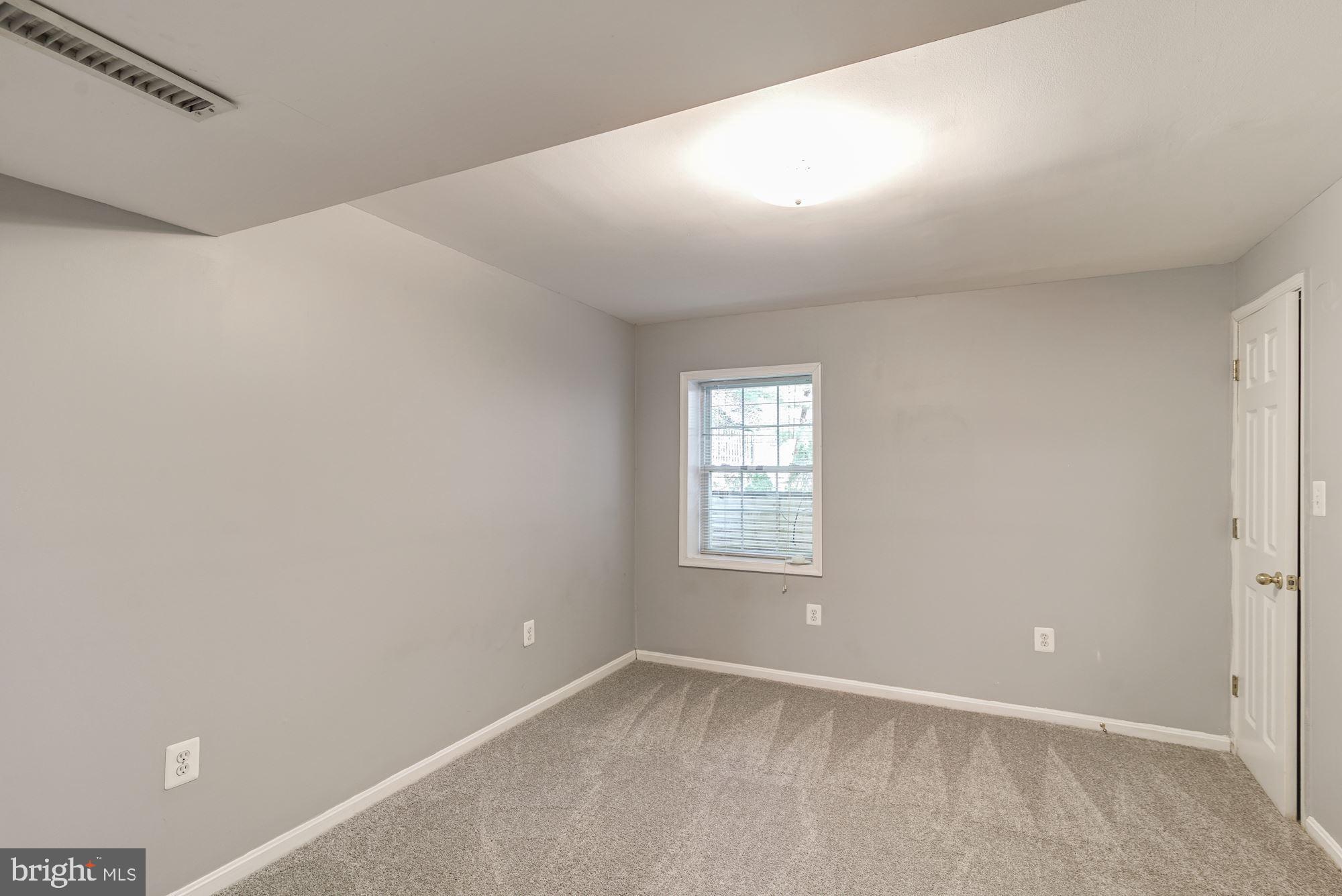 KINGSTOWNE - Residential Lease