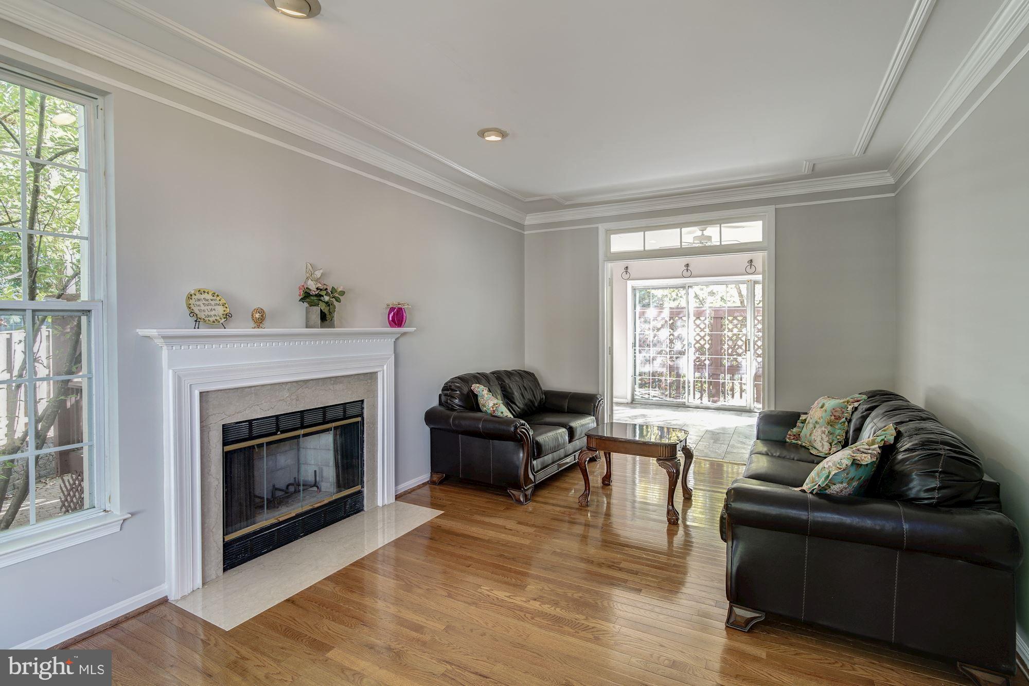 KINGSTOWNE - Residential Lease