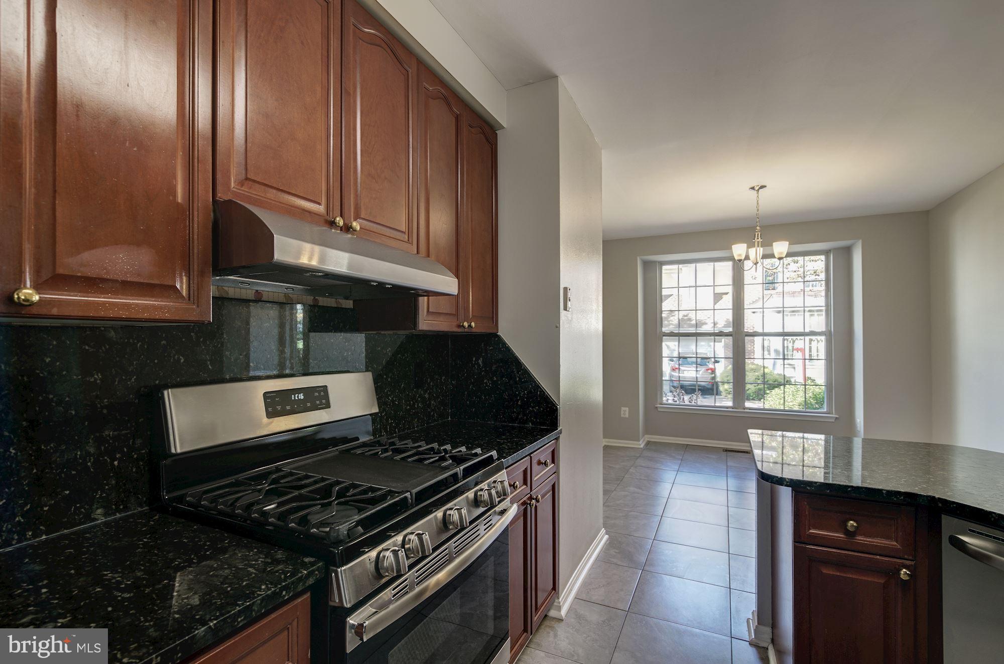 KINGSTOWNE - Residential Lease