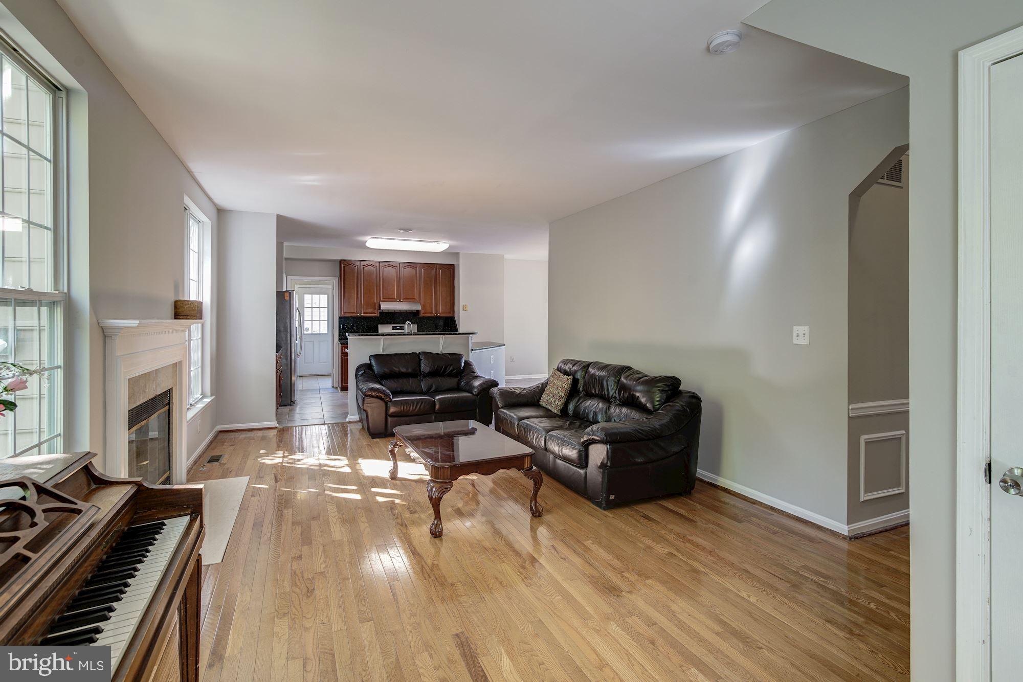 KINGSTOWNE - Residential Lease