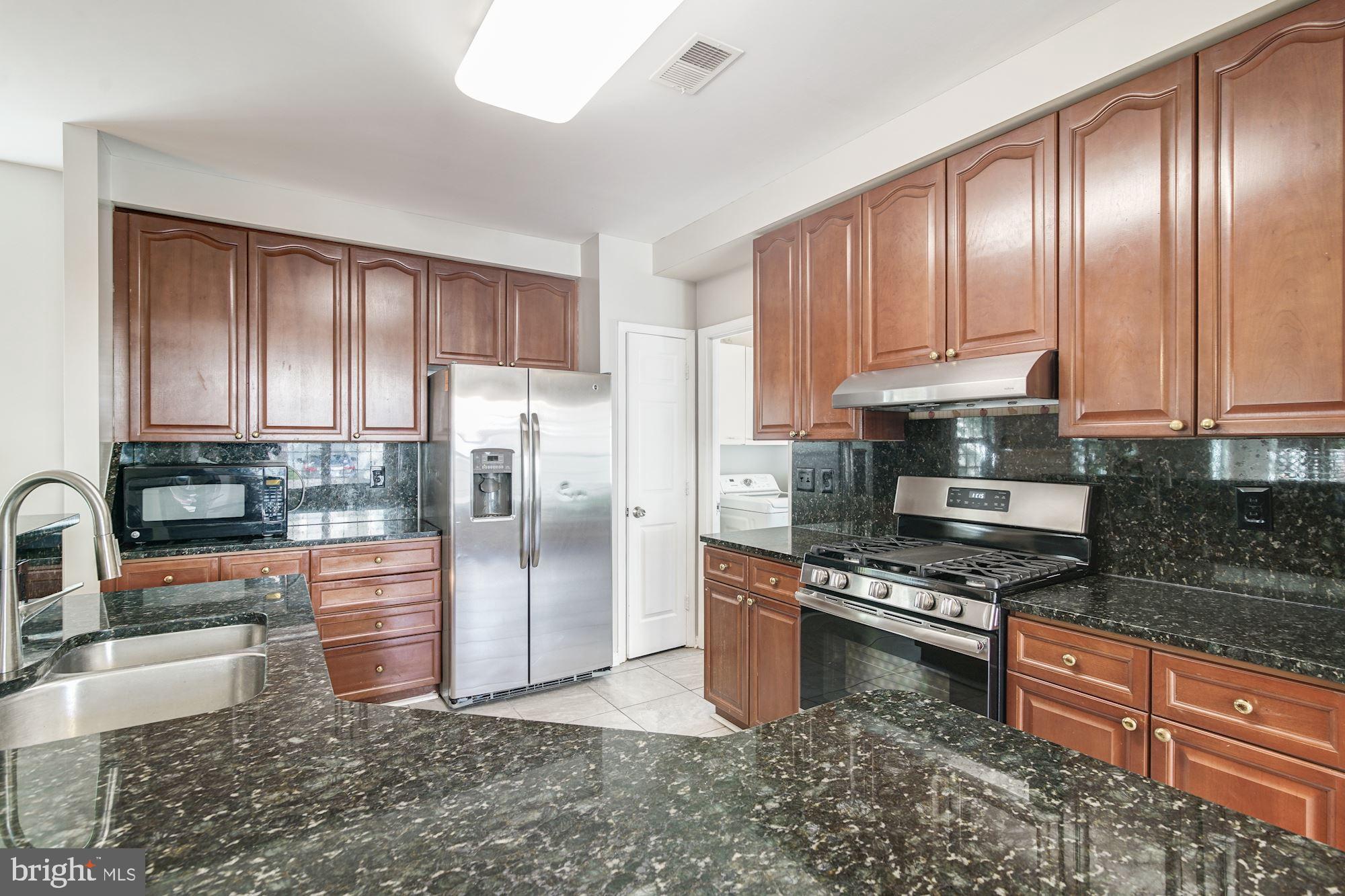 KINGSTOWNE - Residential Lease