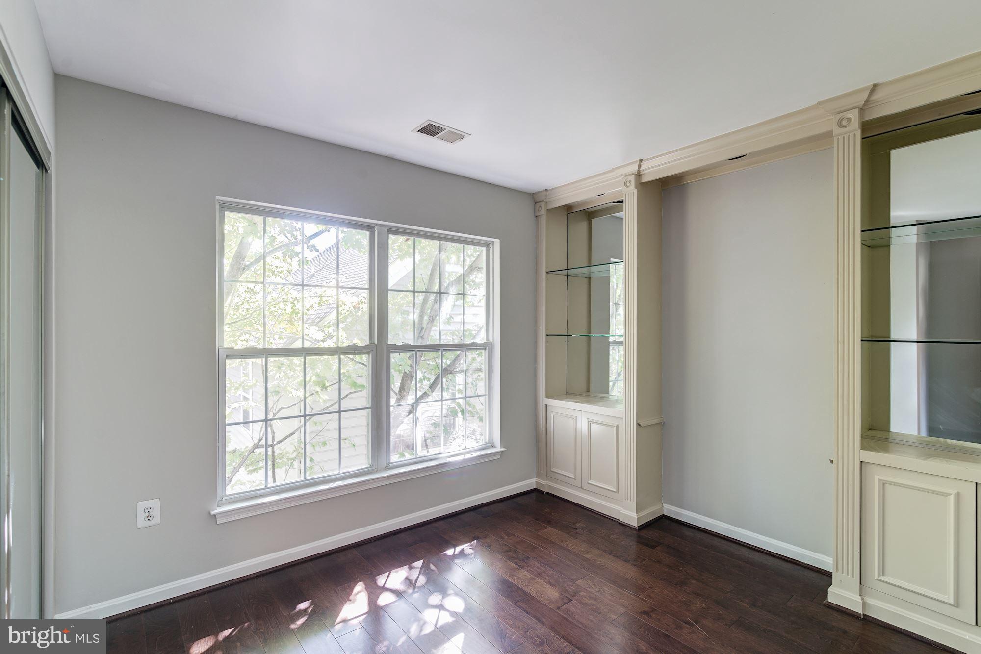 KINGSTOWNE - Residential Lease