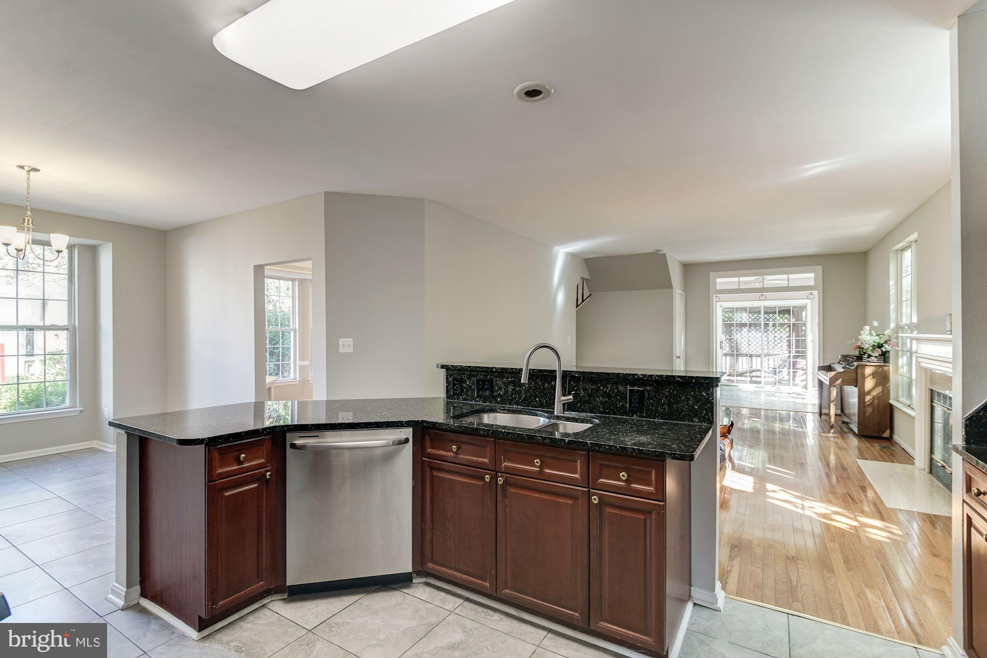 KINGSTOWNE - Residential Lease