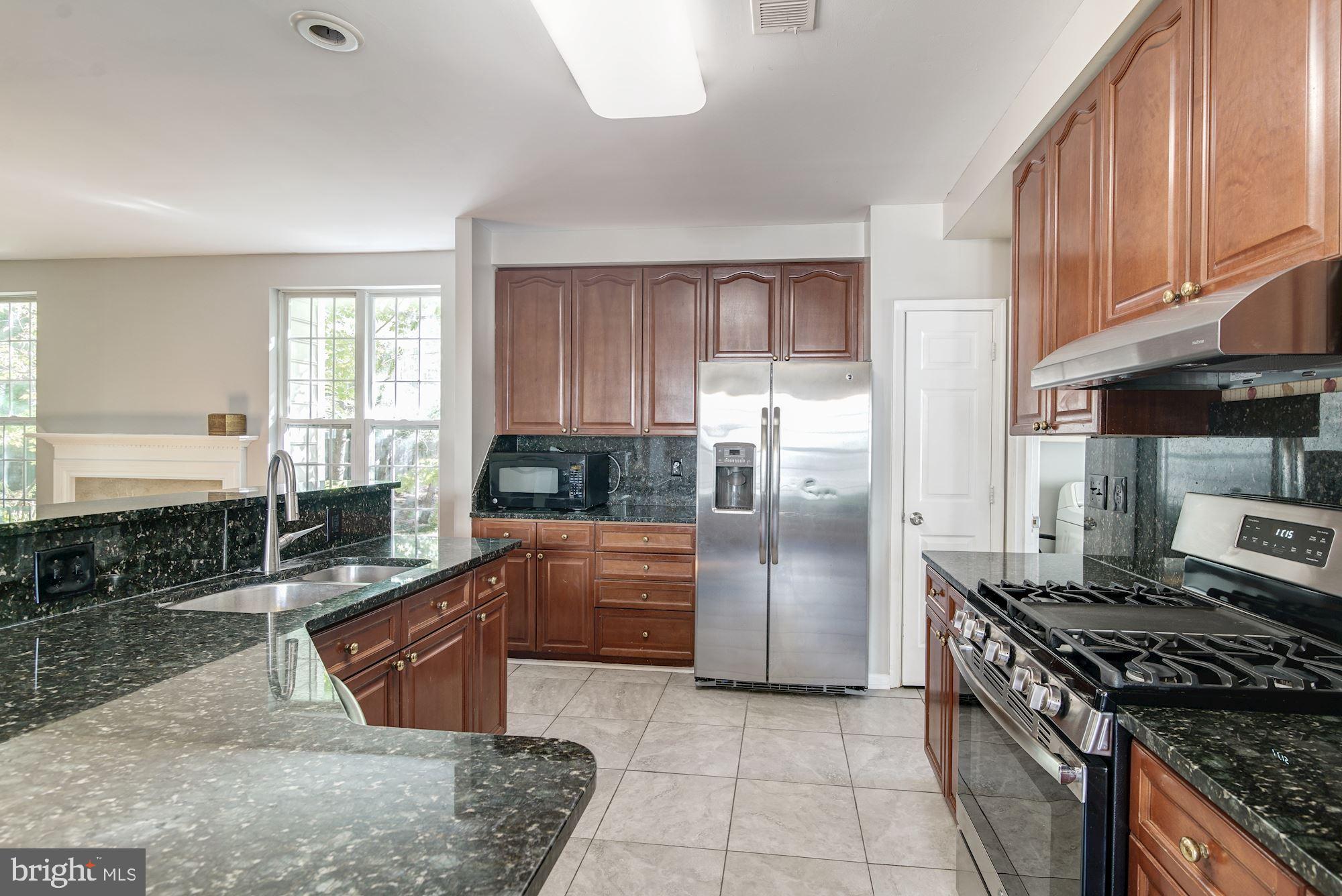 KINGSTOWNE - Residential Lease