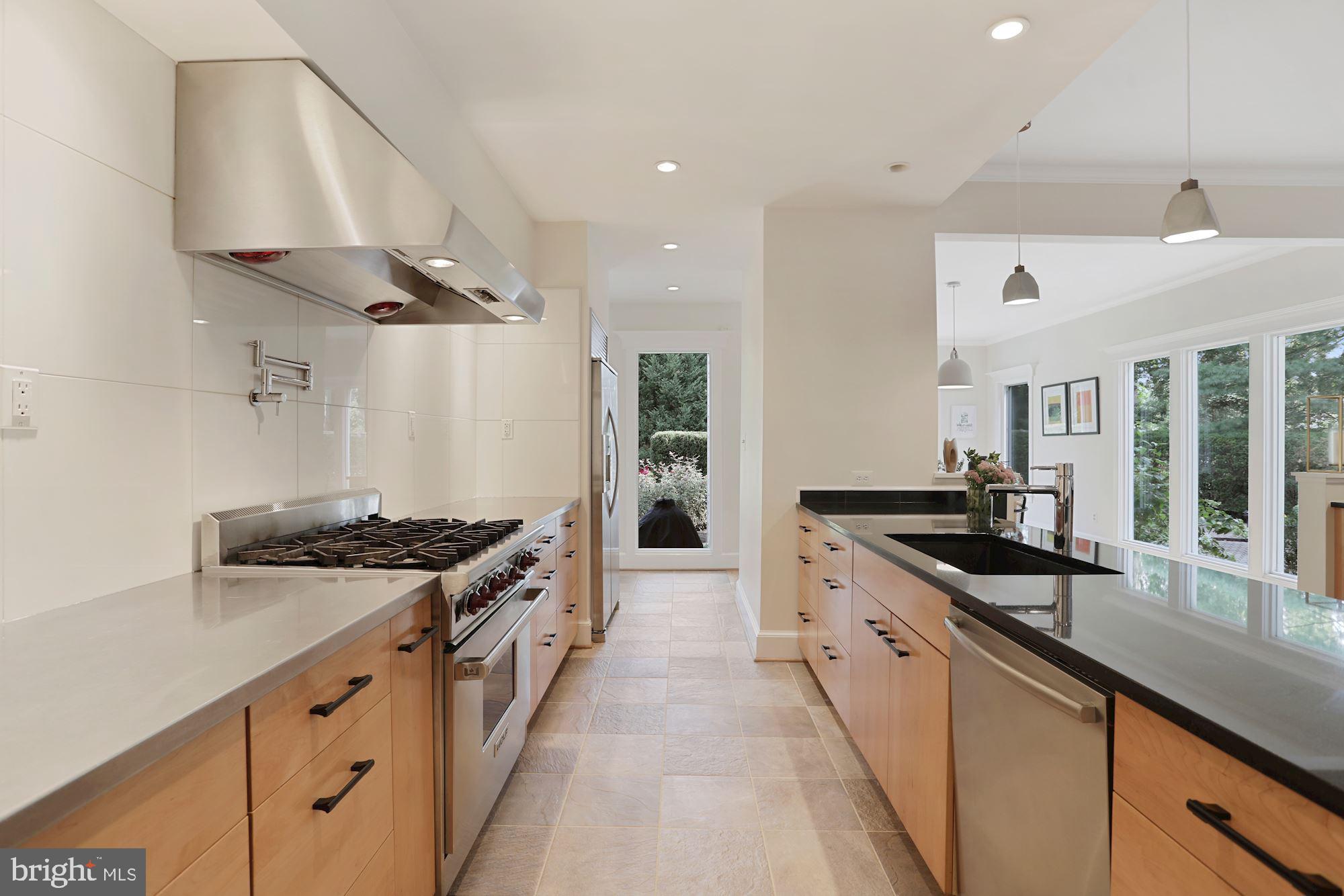 SPRINGWOOD OF MCLEAN - Residential