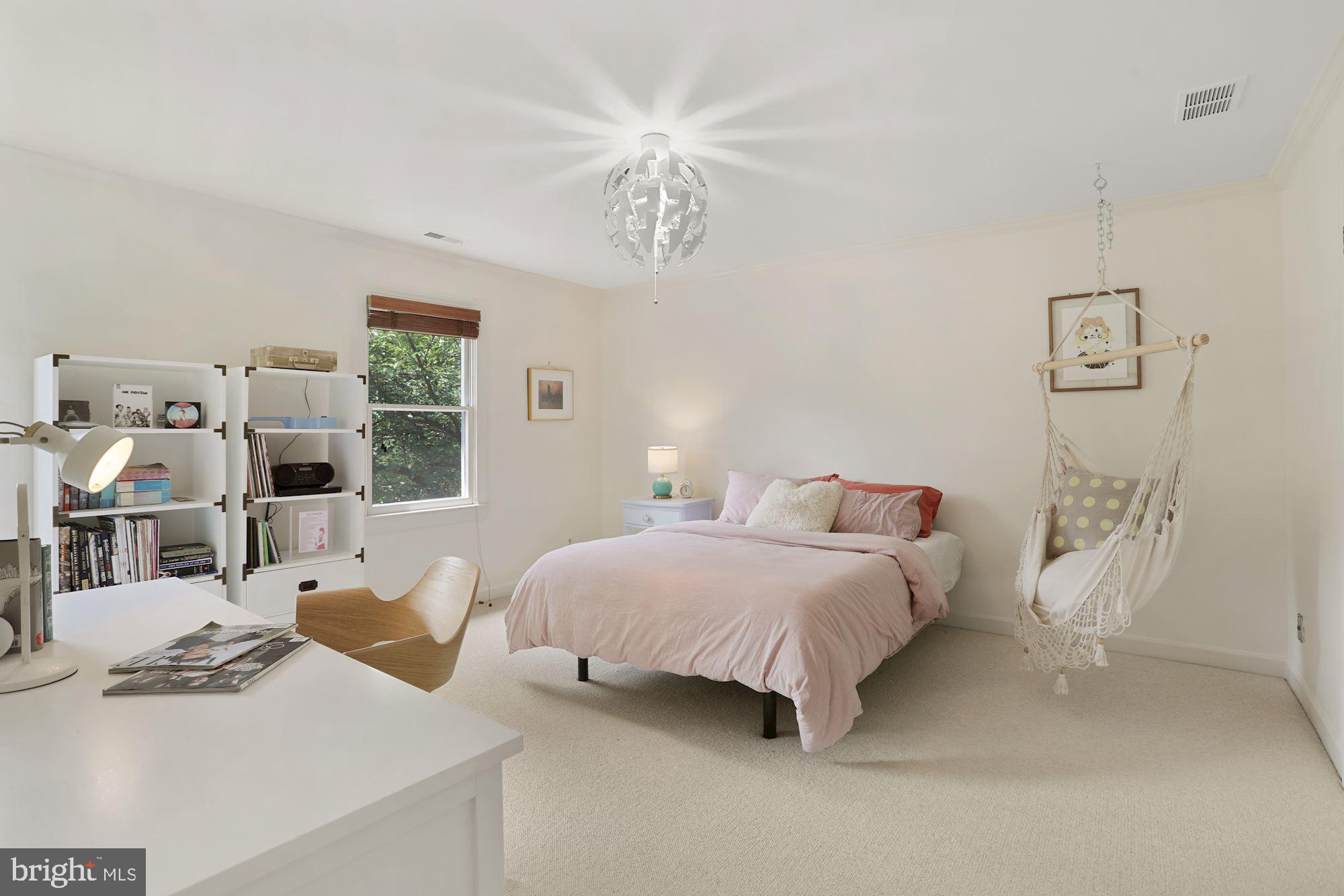 SPRINGWOOD OF MCLEAN - Residential