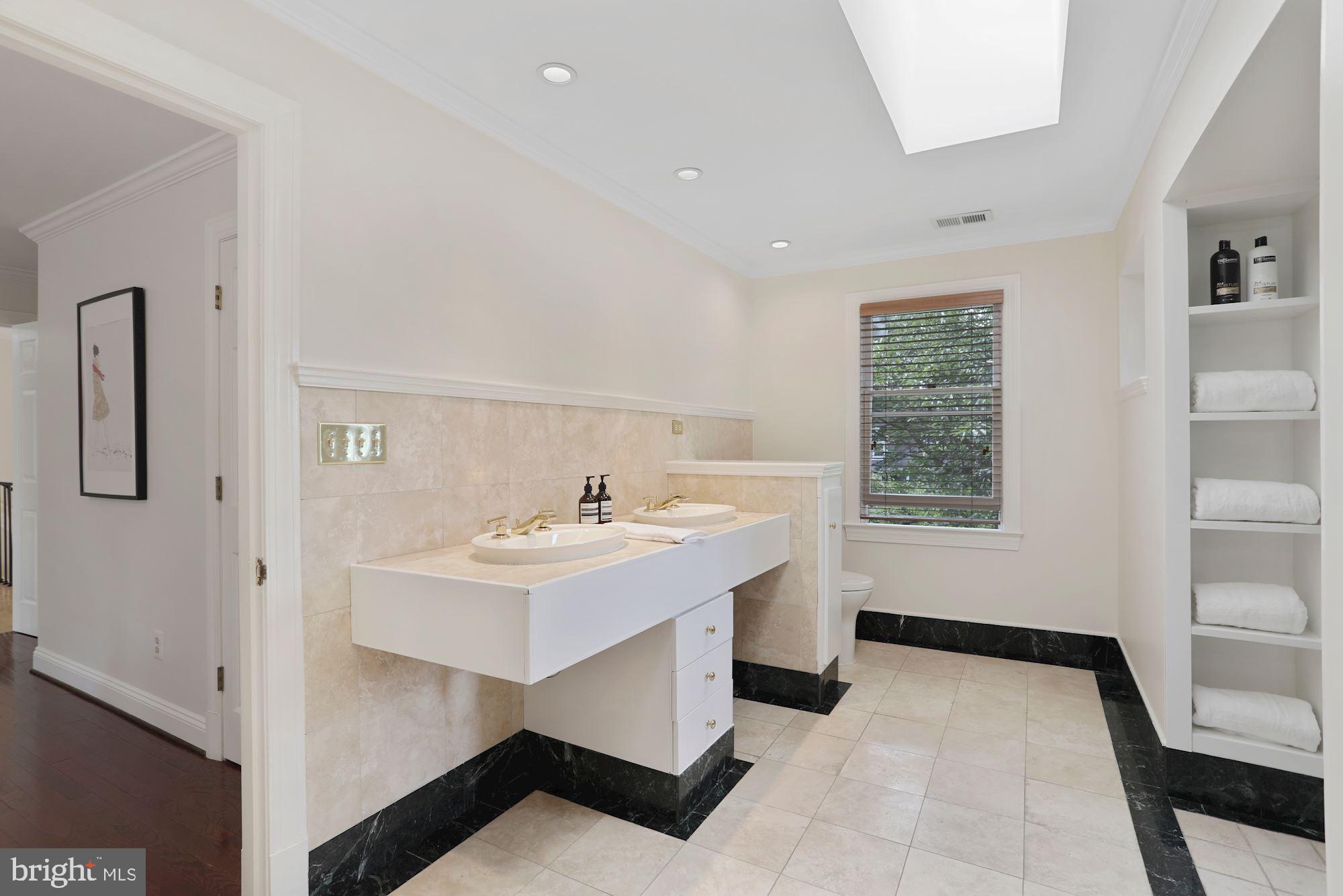 SPRINGWOOD OF MCLEAN - Residential