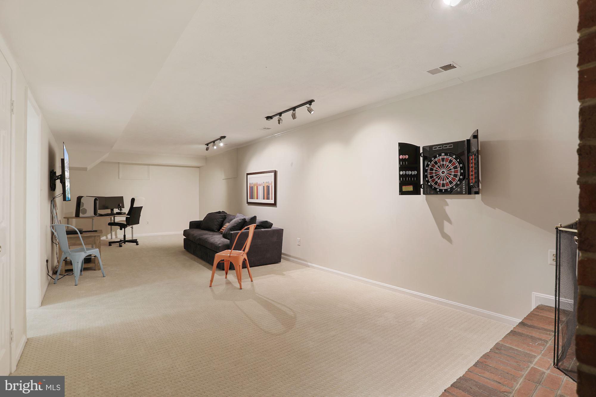 SPRINGWOOD OF MCLEAN - Residential