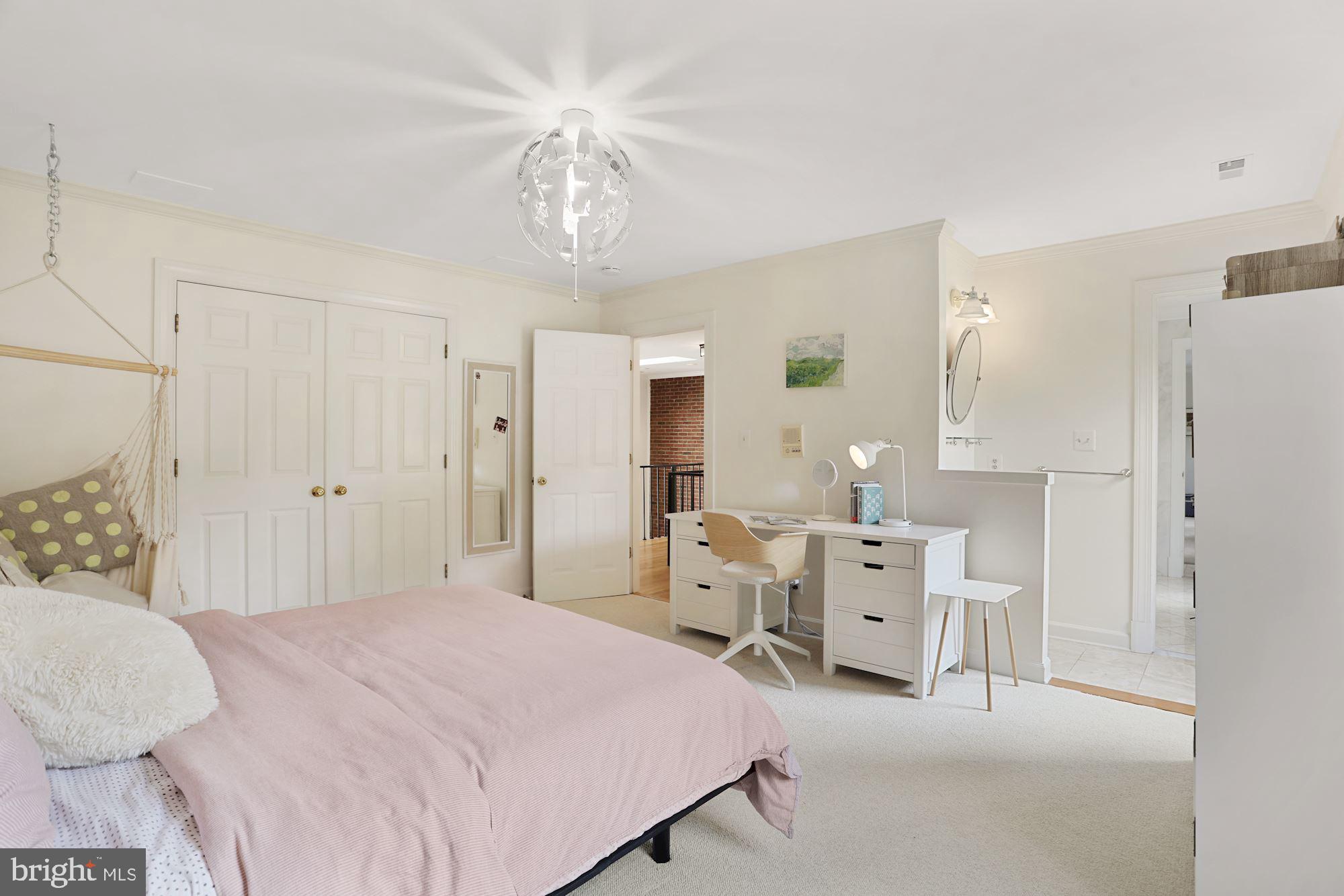 SPRINGWOOD OF MCLEAN - Residential