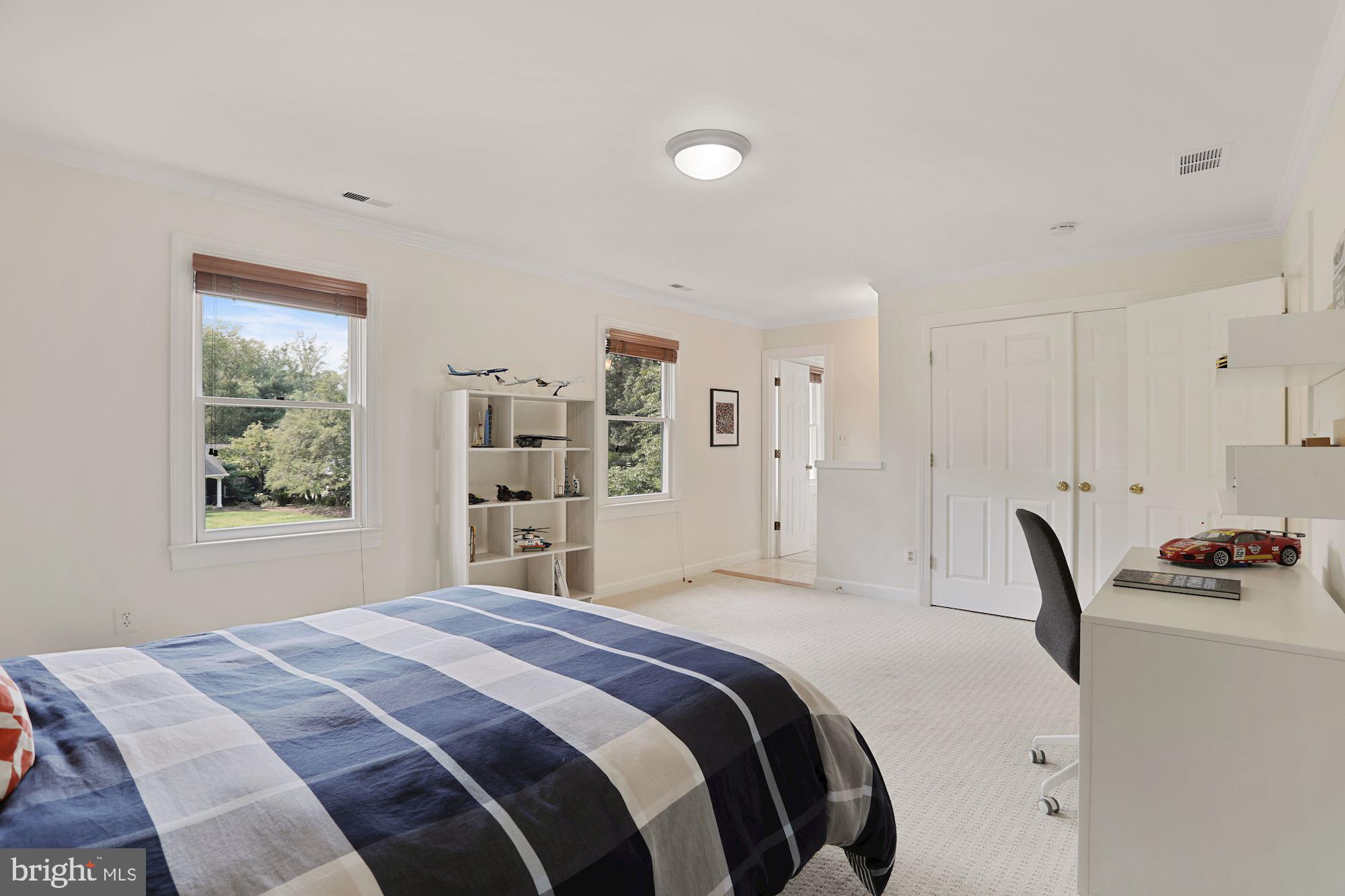 SPRINGWOOD OF MCLEAN - Residential