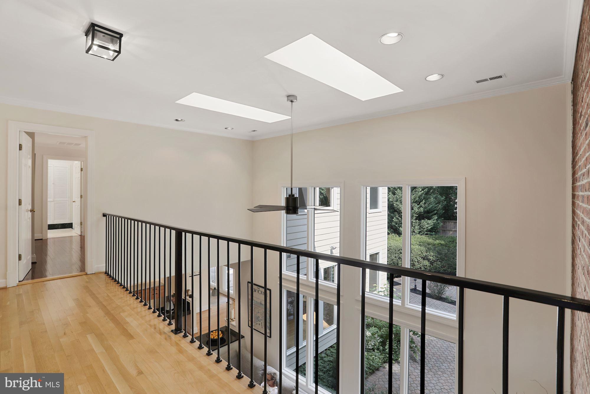 SPRINGWOOD OF MCLEAN - Residential