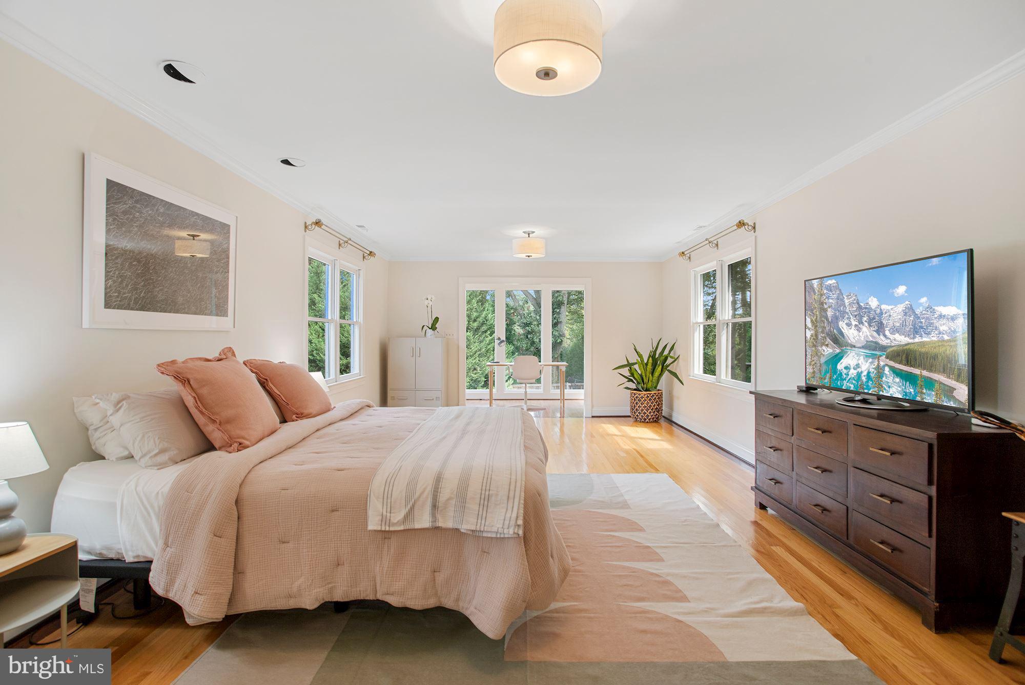 SPRINGWOOD OF MCLEAN - Residential