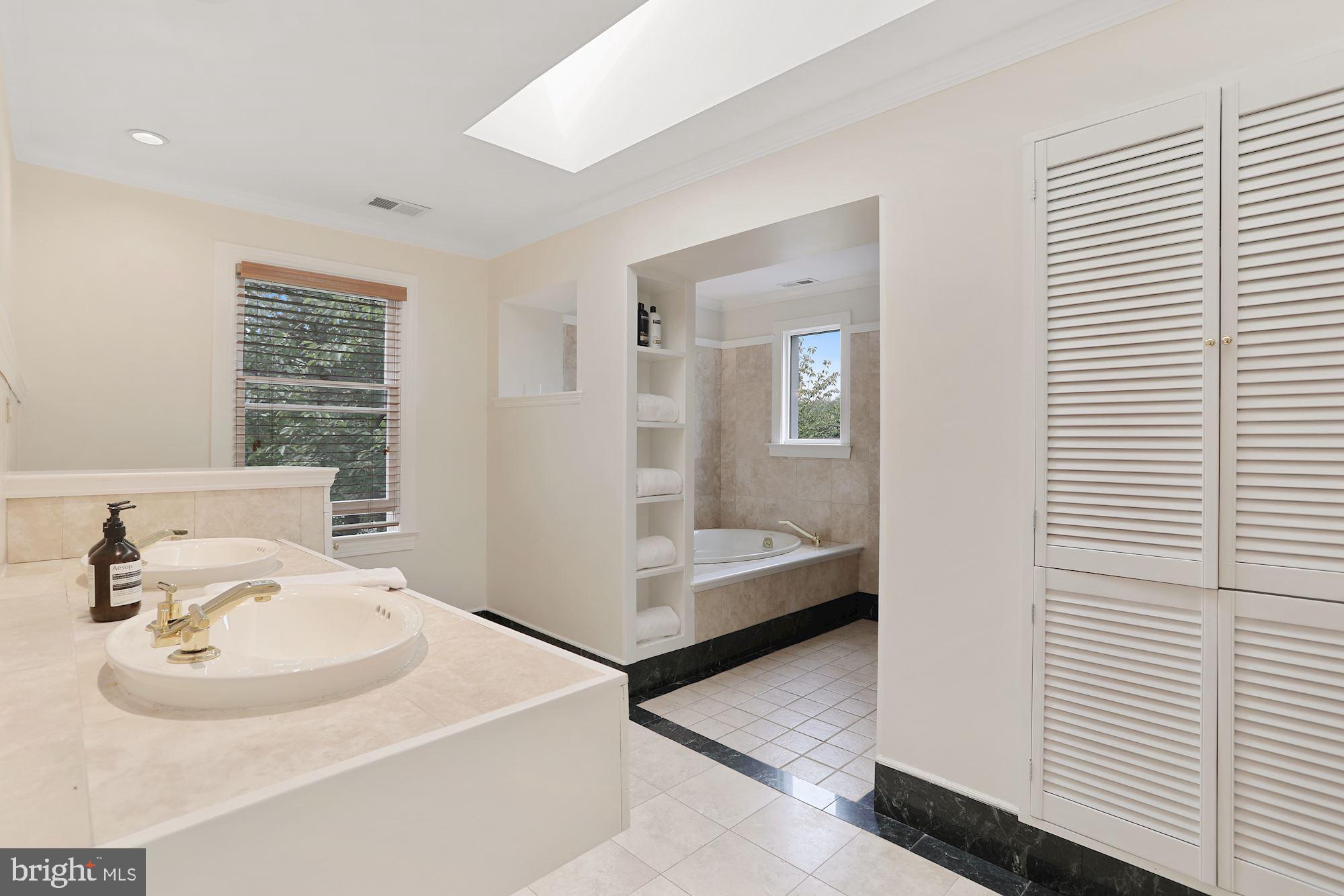 SPRINGWOOD OF MCLEAN - Residential