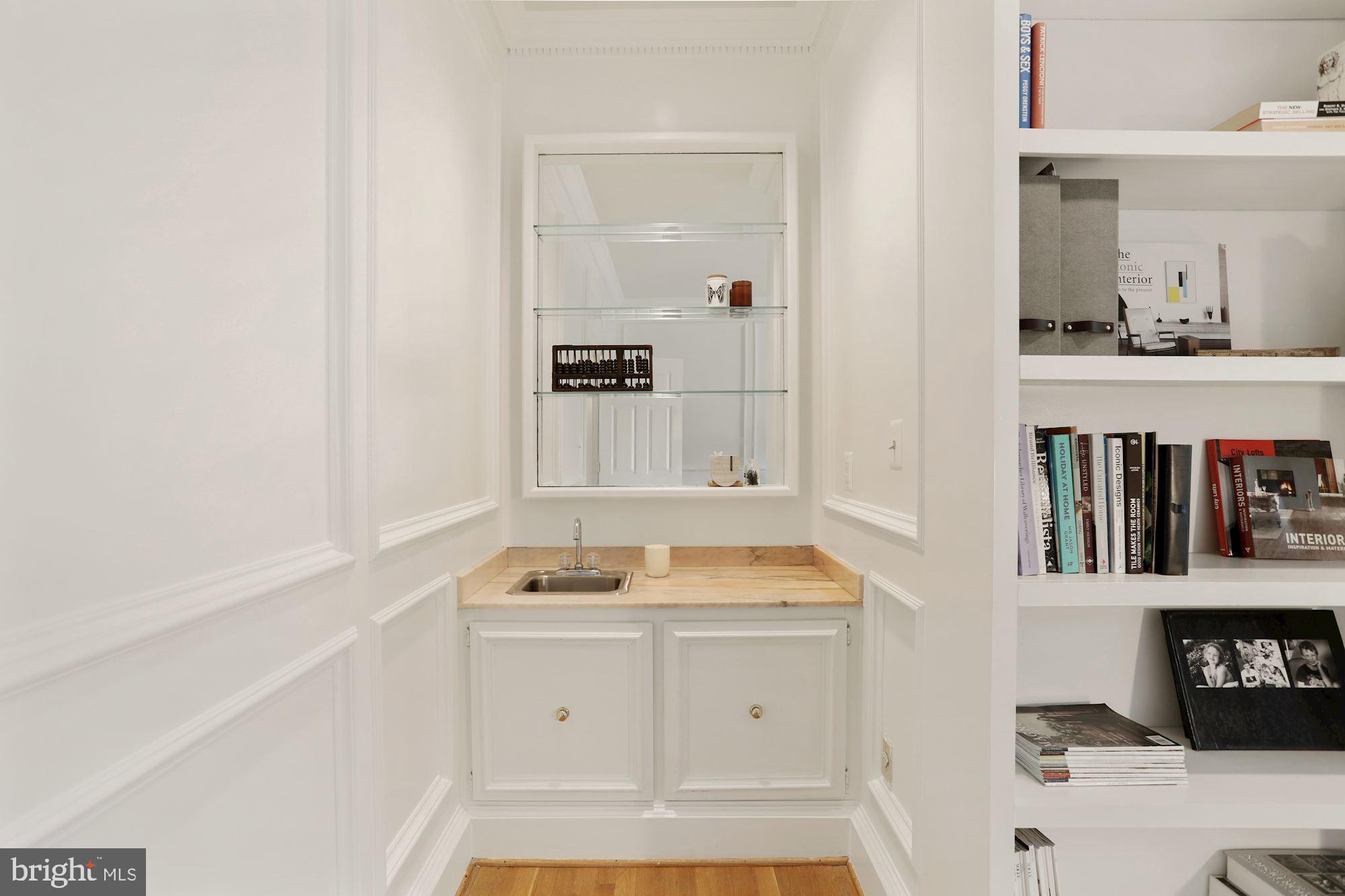 SPRINGWOOD OF MCLEAN - Residential