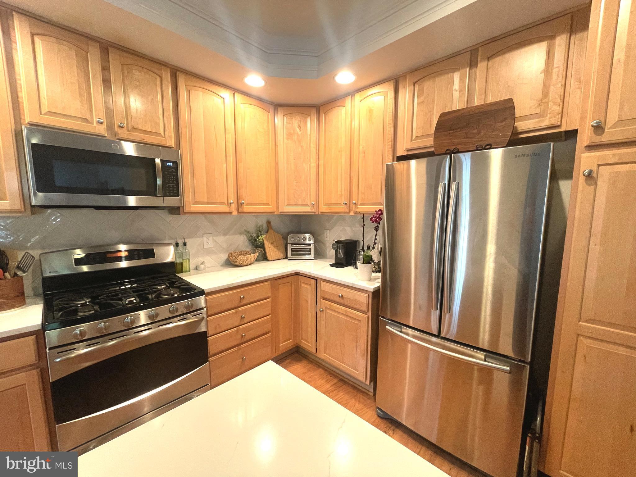 HIDDEN CREEK - Residential