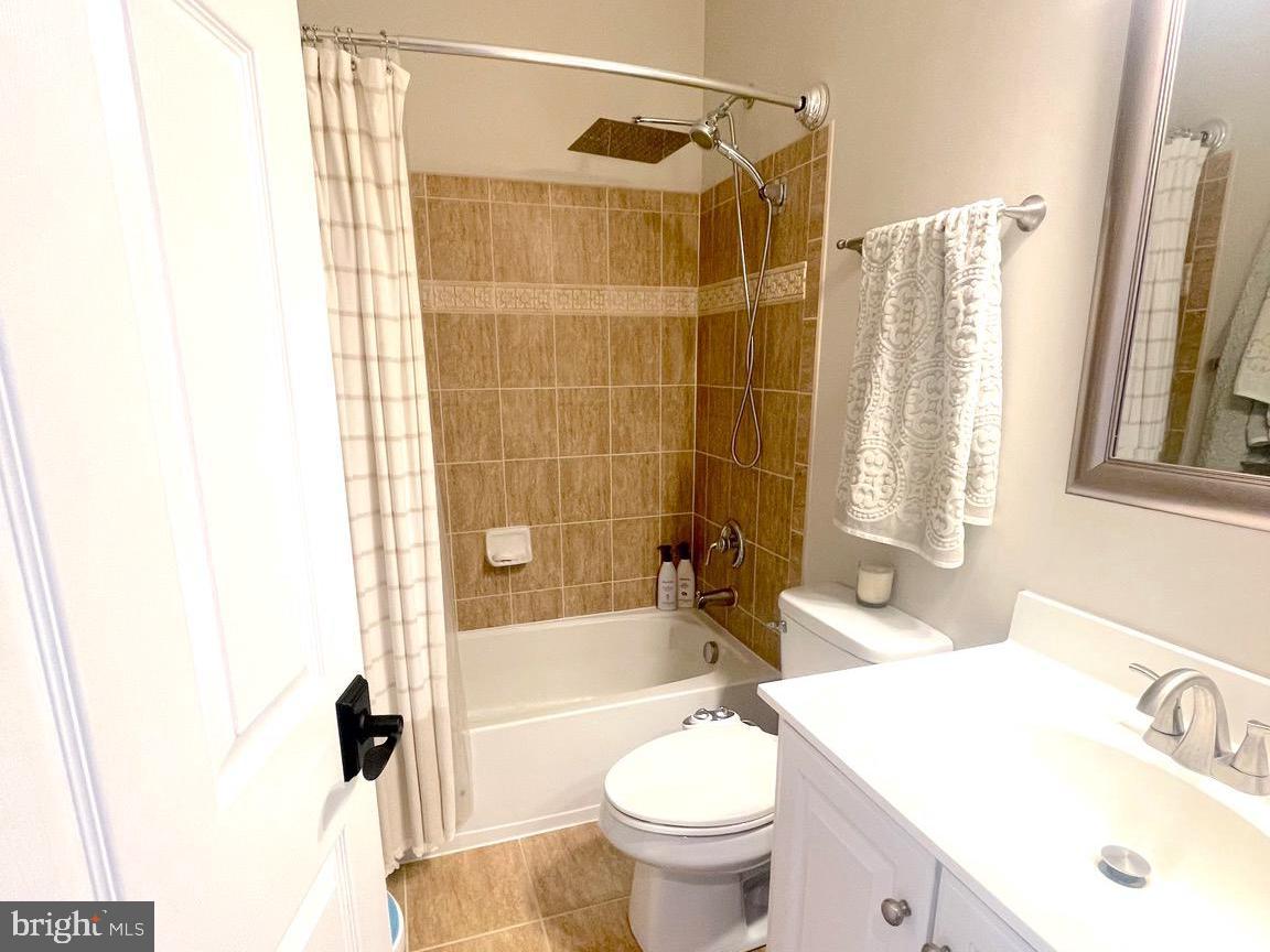 HIDDEN CREEK - Residential