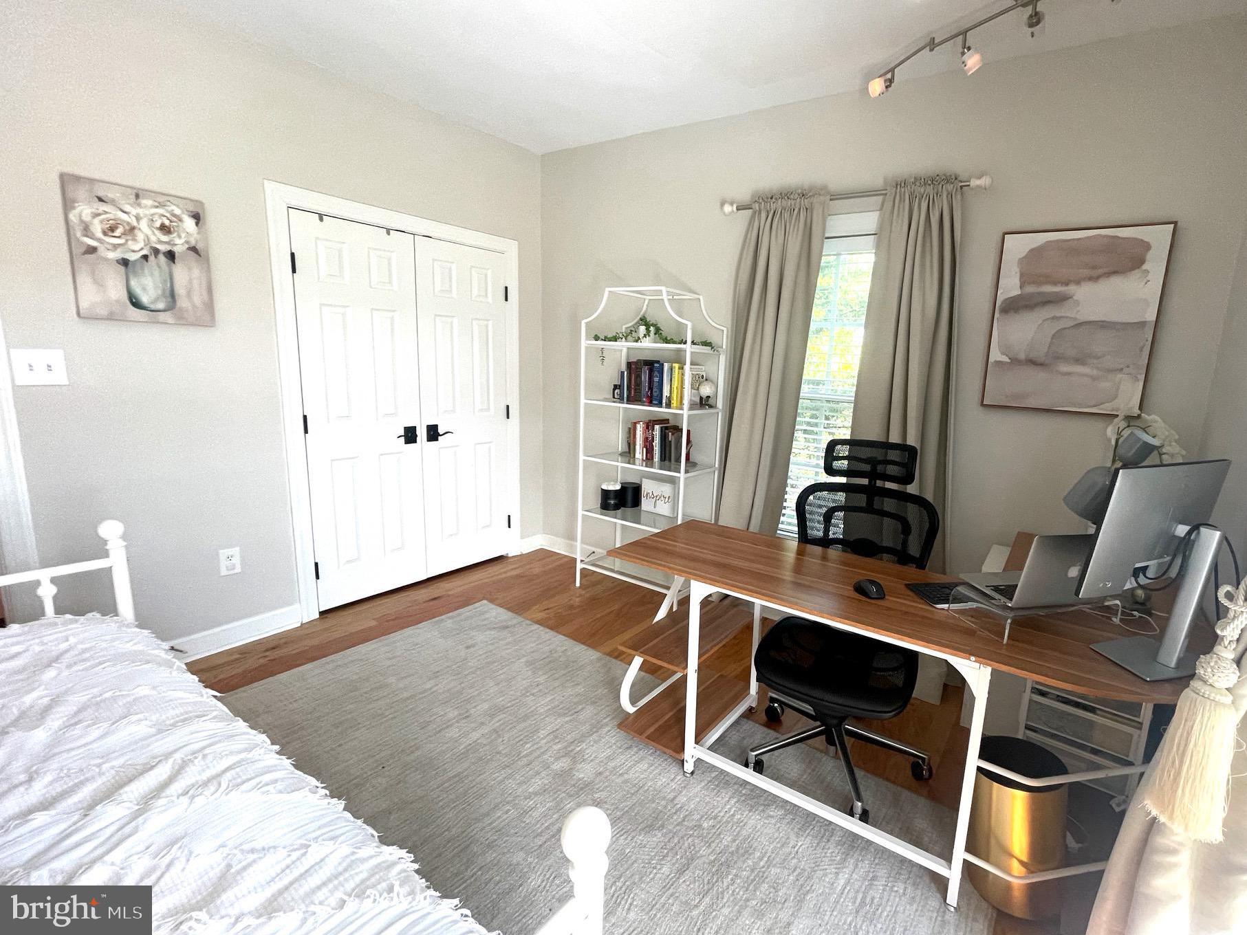 HIDDEN CREEK - Residential