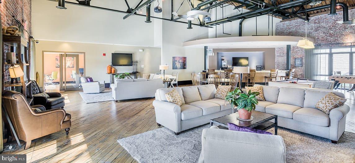 COBBLESTONE SQUARE - Residential Lease