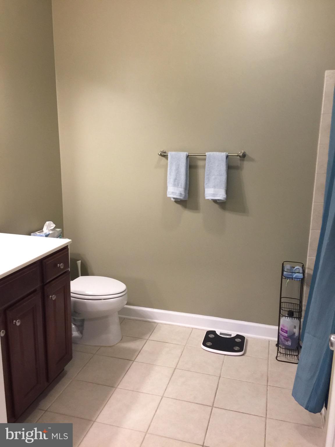 COBBLESTONE SQUARE - Residential Lease