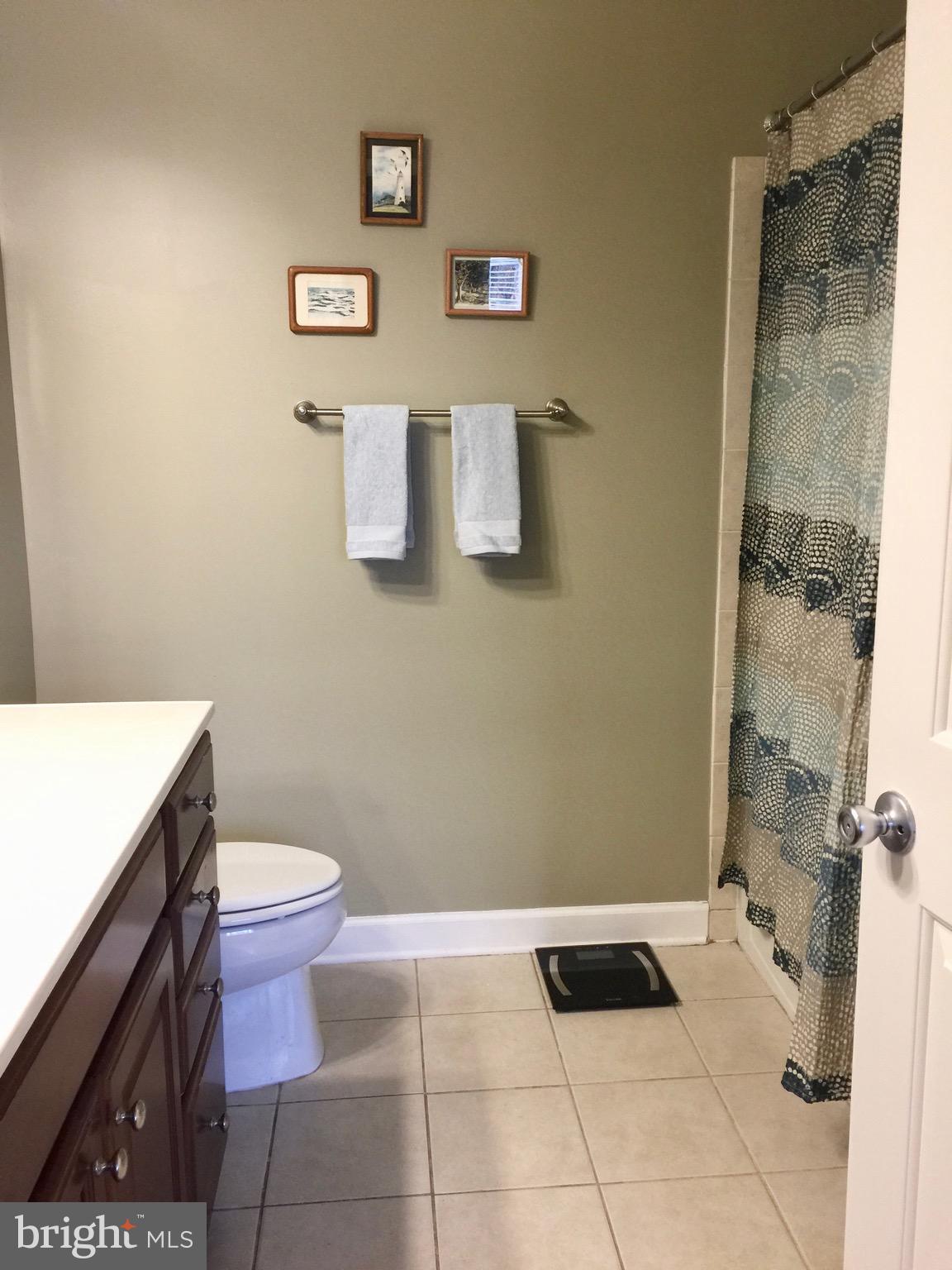 COBBLESTONE SQUARE - Residential Lease