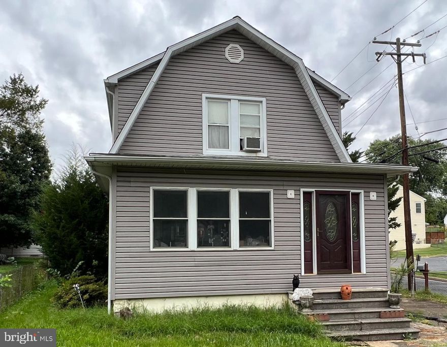 BACK ON MARKET DUE TO BUYER DEFAULT. Welcome home to a property that provides endless potential and opportunity! Large home with open floor plan and the chance to make it your dream home. Traditional layout with open space and hardwoods that flow into an ample kitchen. Upstairs offers three large bedrooms. Basement is a blank slate and ready for whatever you want to throw at it. Check out the large rear yard with two car garage for the workshop of your dreams. All this minutes from parks, shopping, and major highways. Great chance for the savvy investor, landlord, or first time buyer. It's a good life!