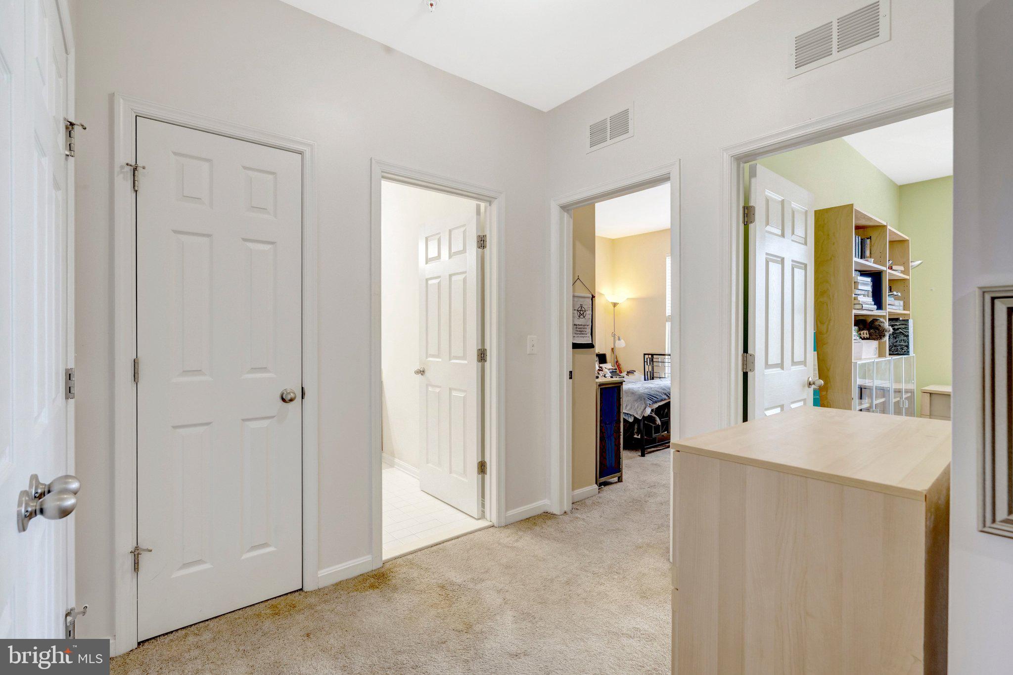 LEE SQUARE - Residential