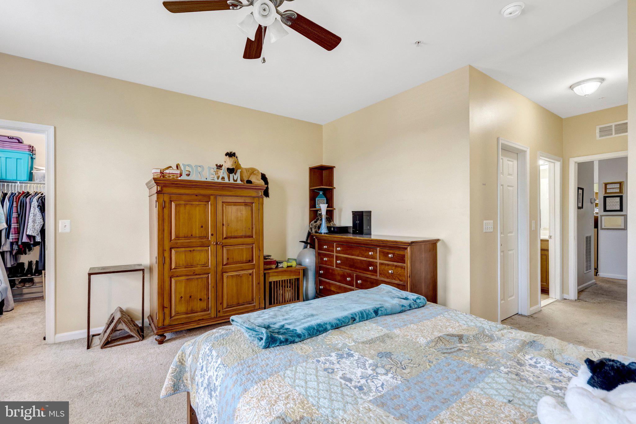 LEE SQUARE - Residential