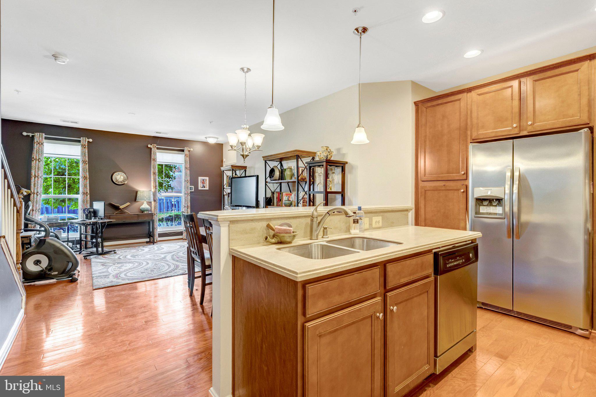 LEE SQUARE - Residential