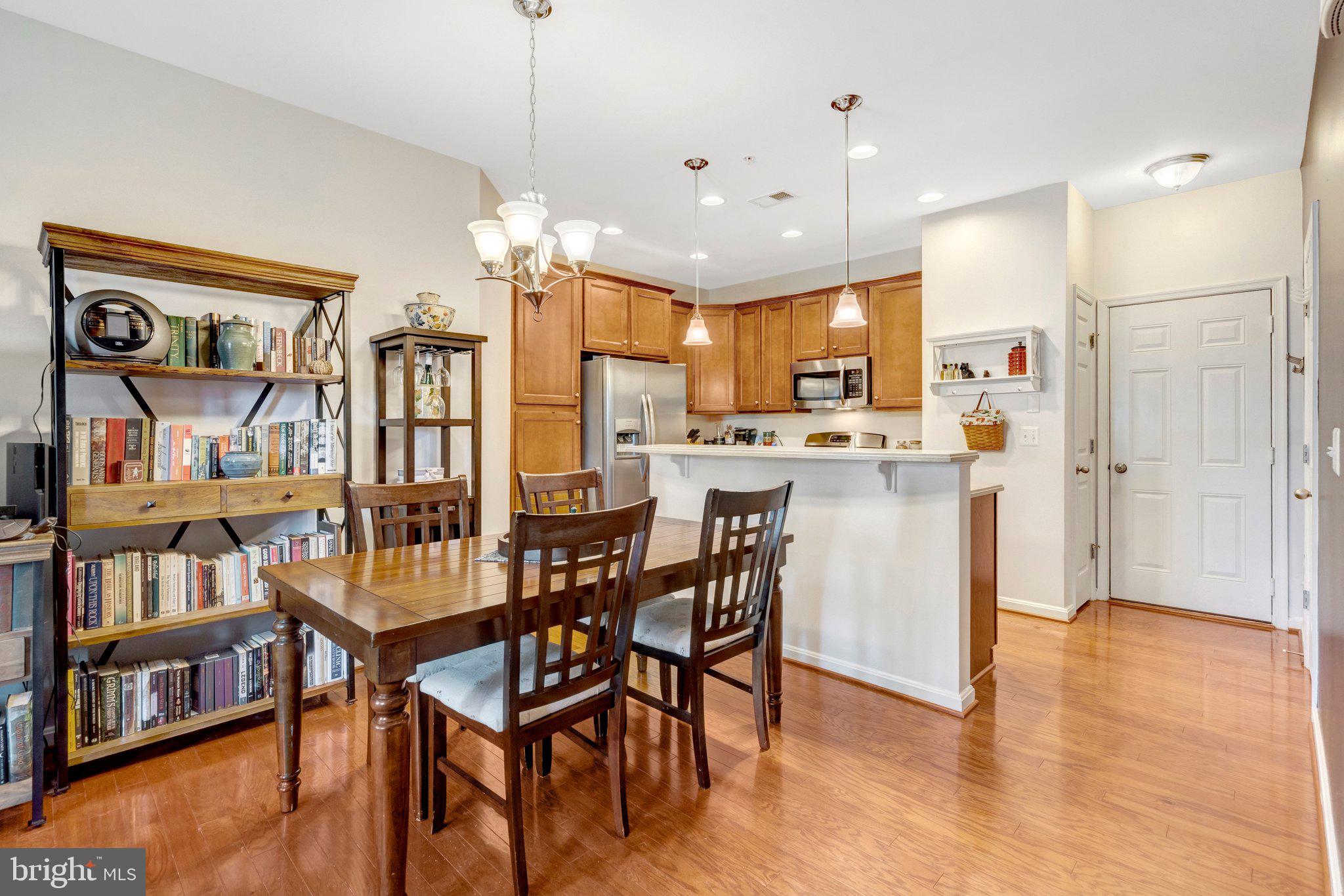 LEE SQUARE - Residential
