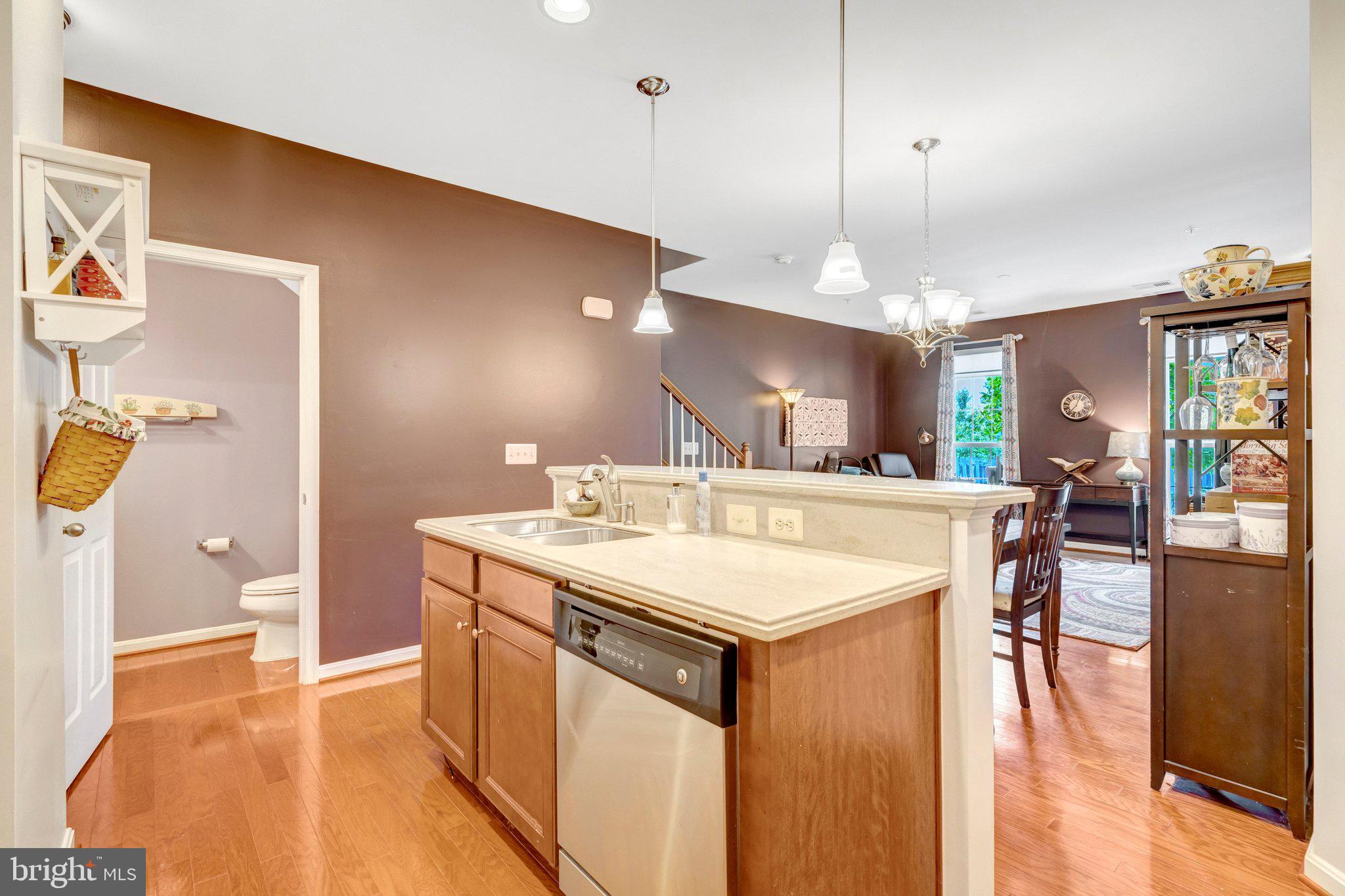 LEE SQUARE - Residential