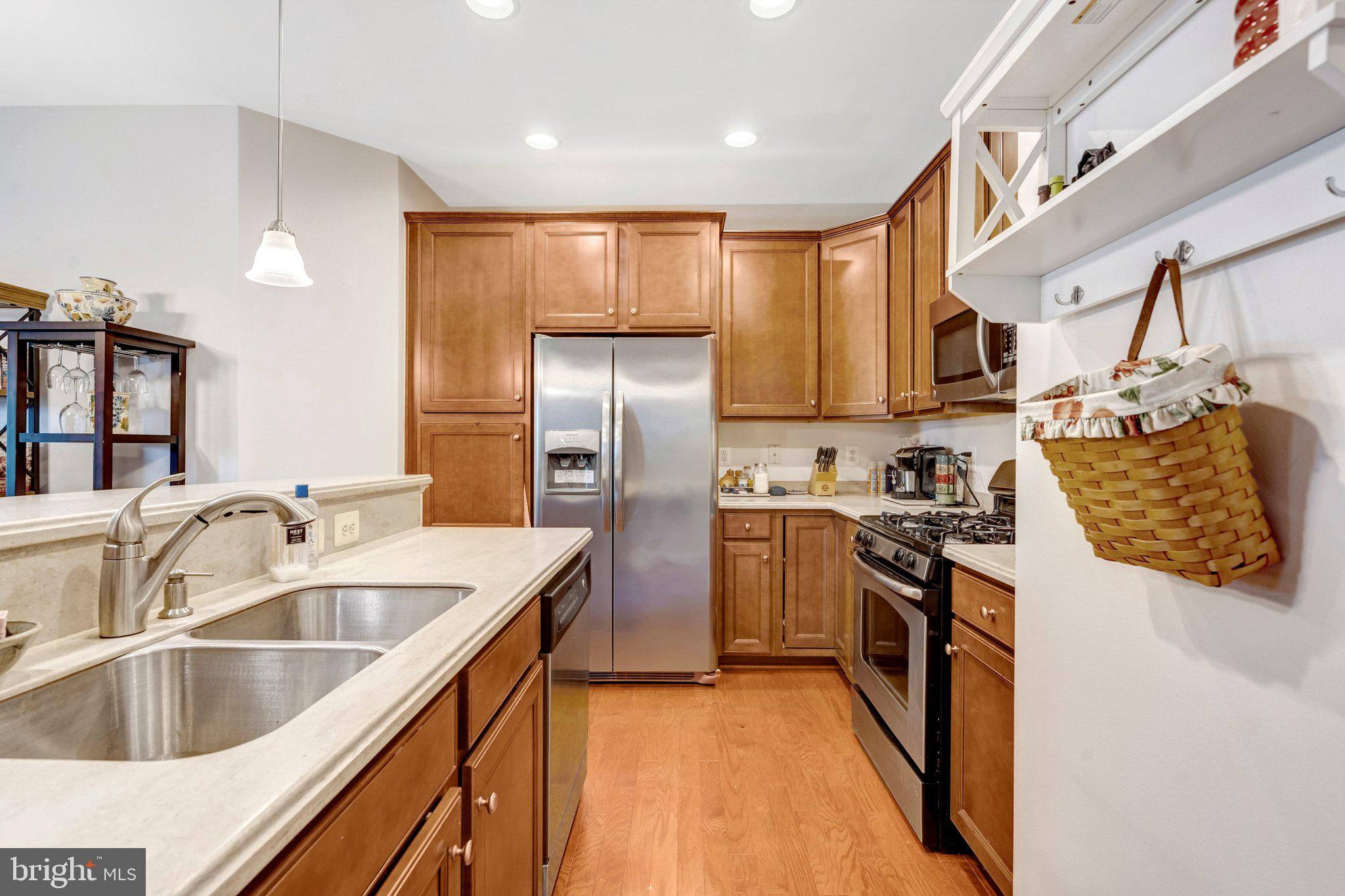 LEE SQUARE - Residential