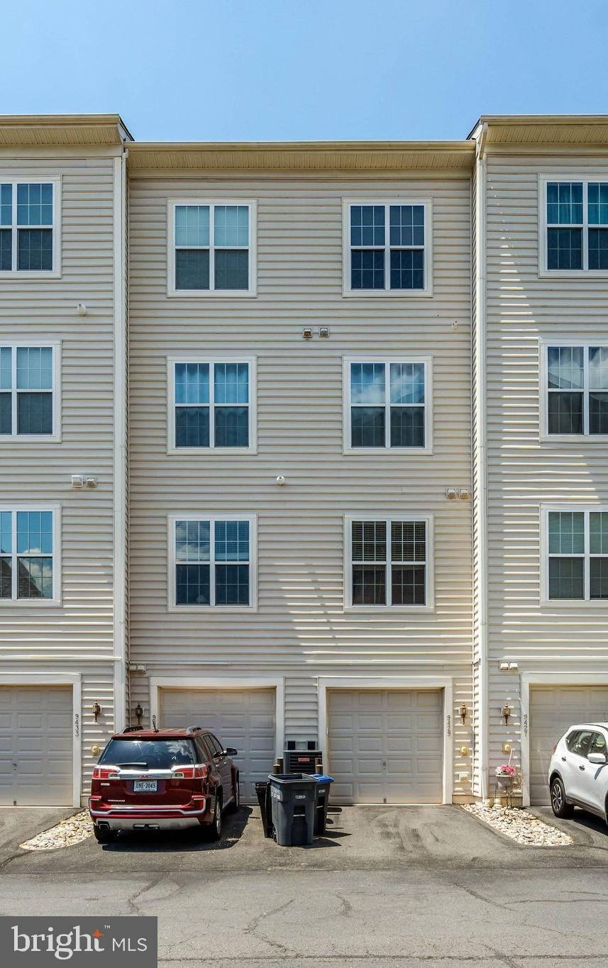 LEE SQUARE - Residential
