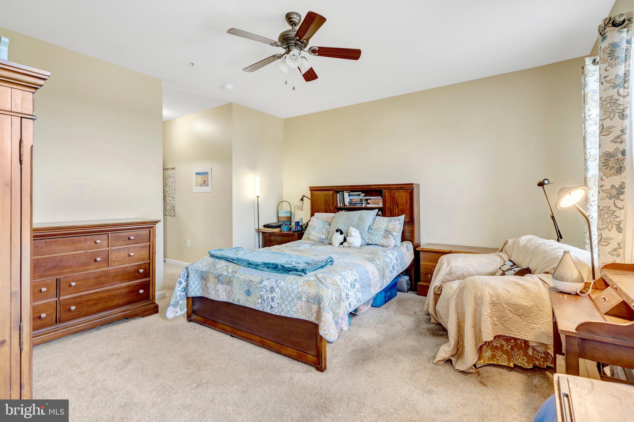 LEE SQUARE - Residential