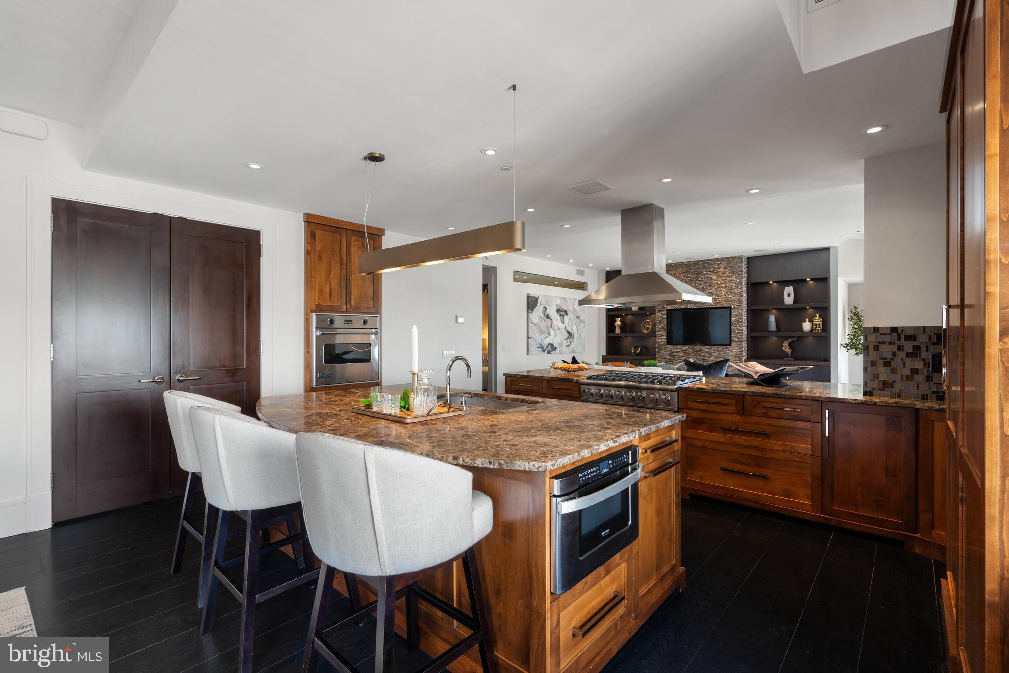 RESTON TOWN CENTER - Residential