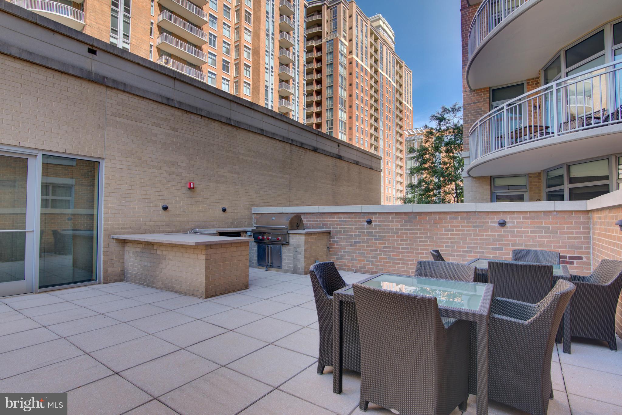 RESTON TOWN CENTER - Residential