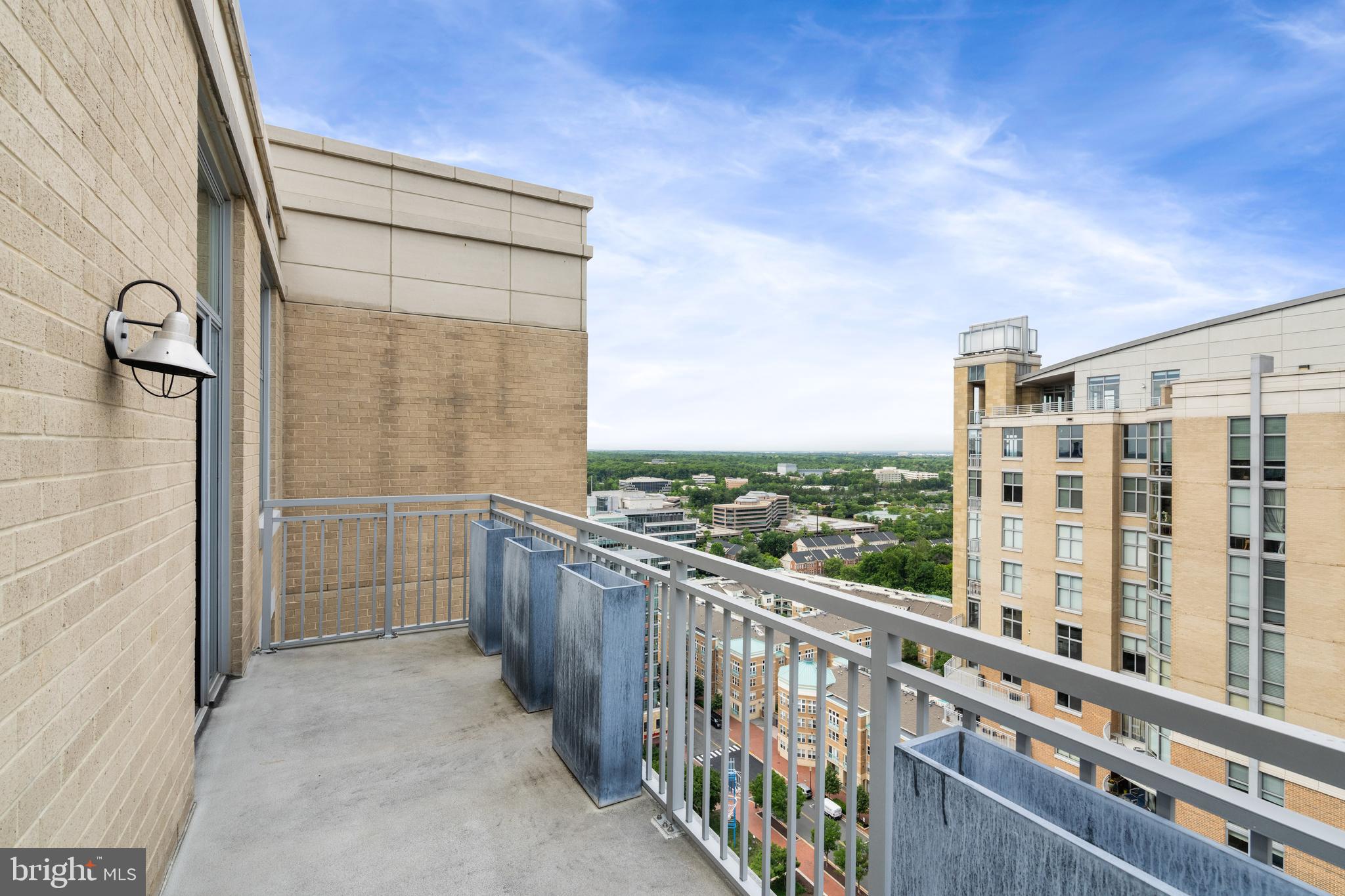 RESTON TOWN CENTER - Residential