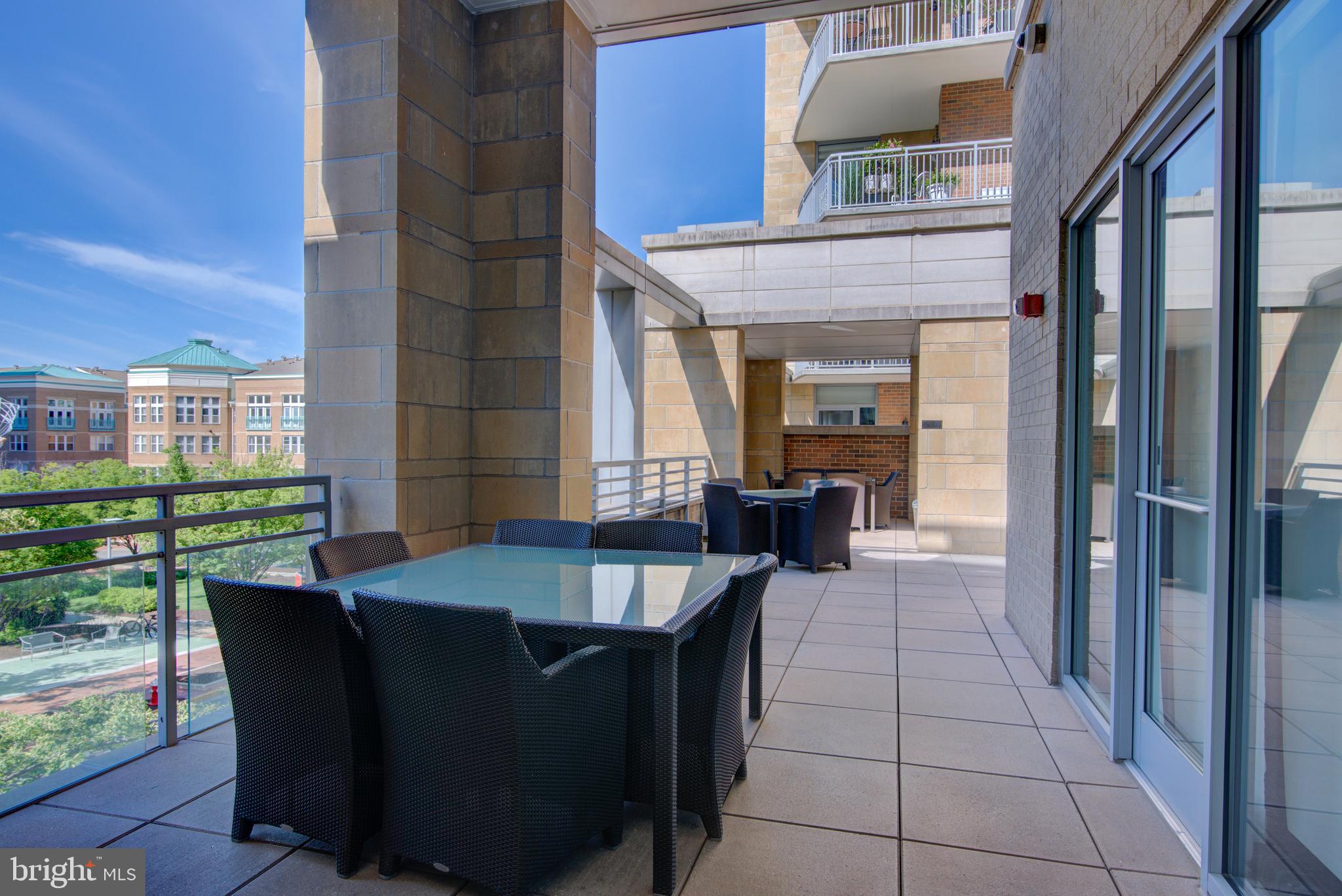 RESTON TOWN CENTER - Residential