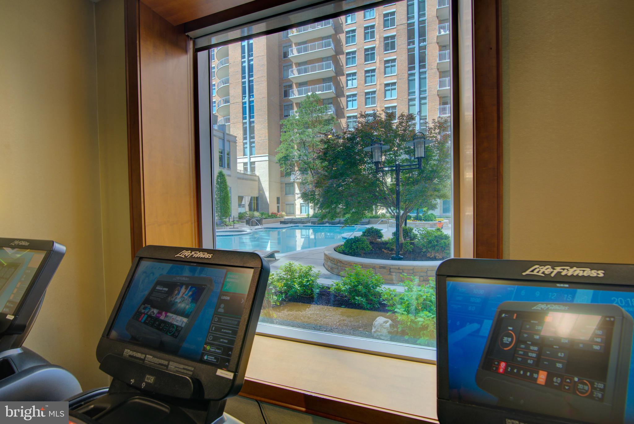 RESTON TOWN CENTER - Residential