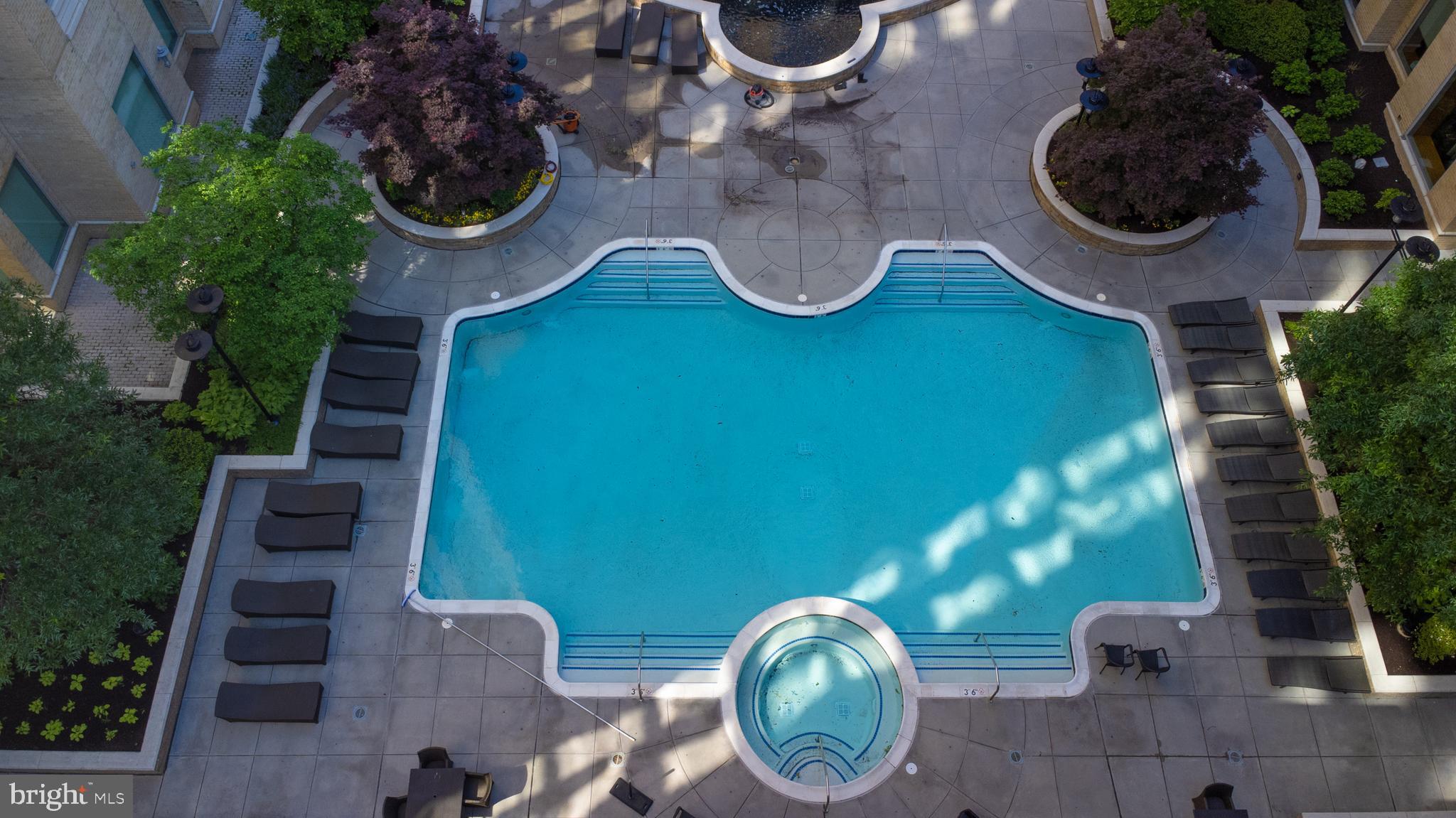 RESTON TOWN CENTER - Residential