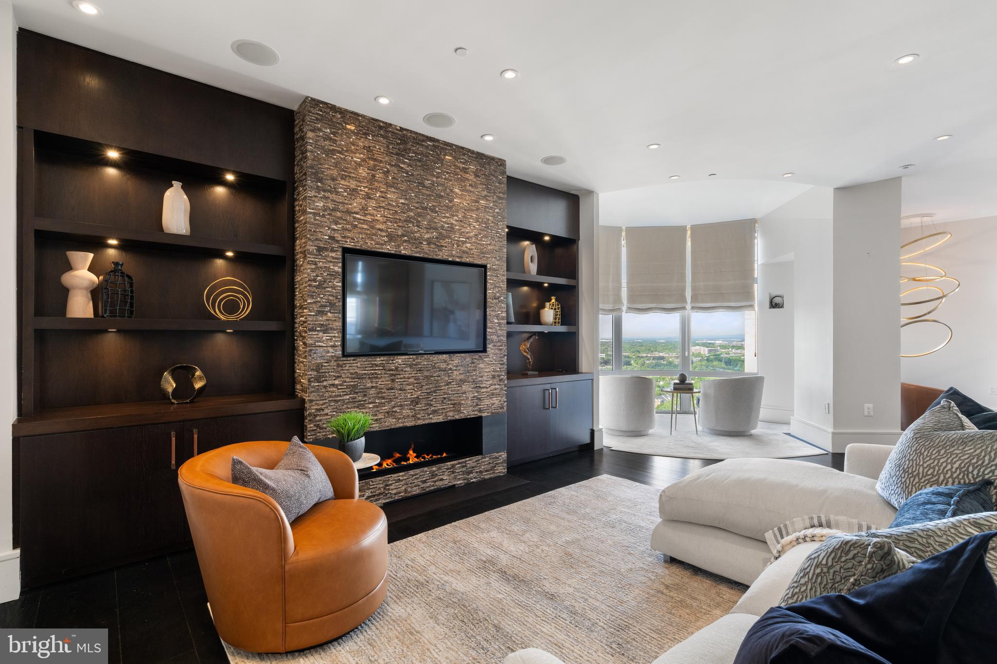 RESTON TOWN CENTER - Residential