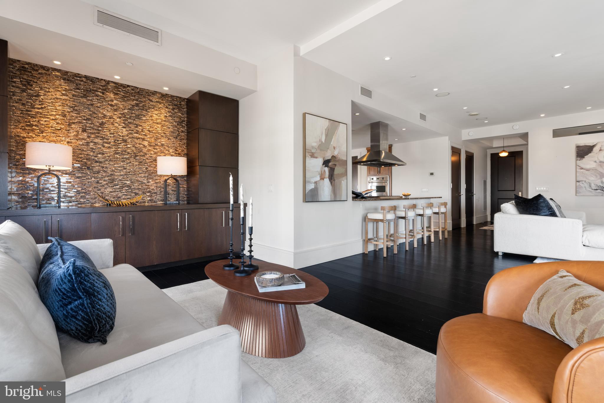 RESTON TOWN CENTER - Residential
