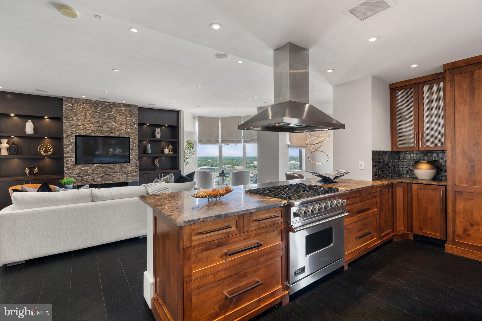 RESTON TOWN CENTER - Residential