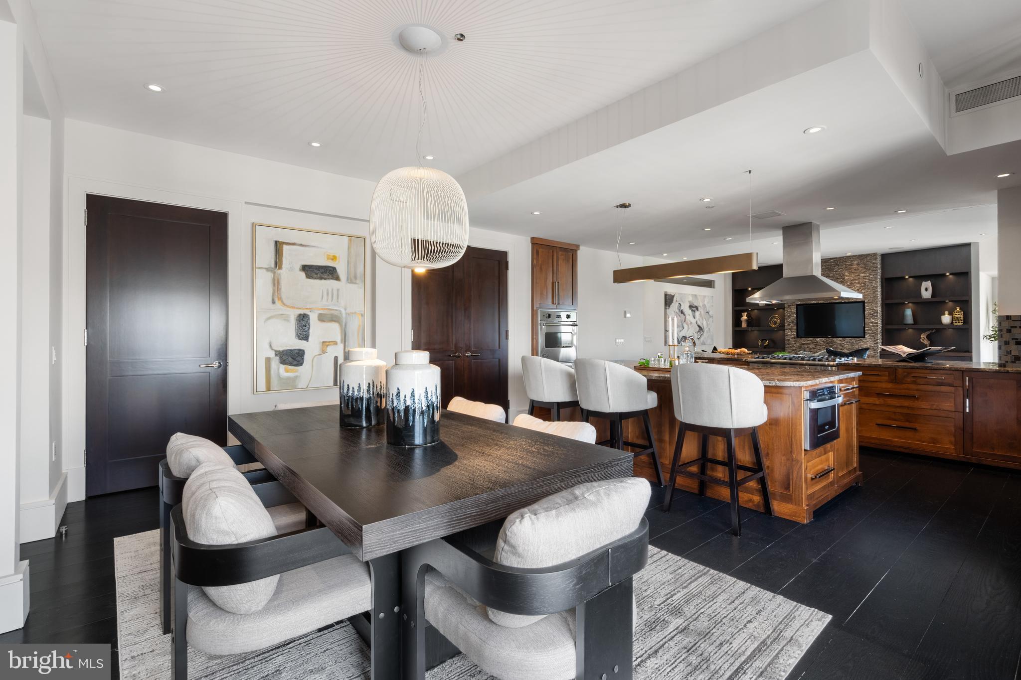 RESTON TOWN CENTER - Residential